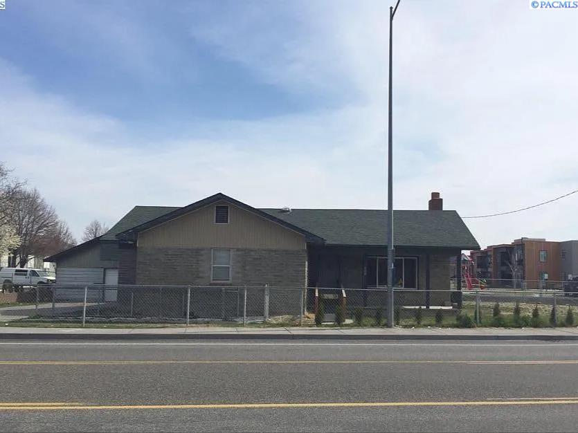 Photo 1 of Single family home for sale at 408 N Volland, Kennewick, WA 99336 | MLS# PAC295597 | Listing updated on 2026-09-21