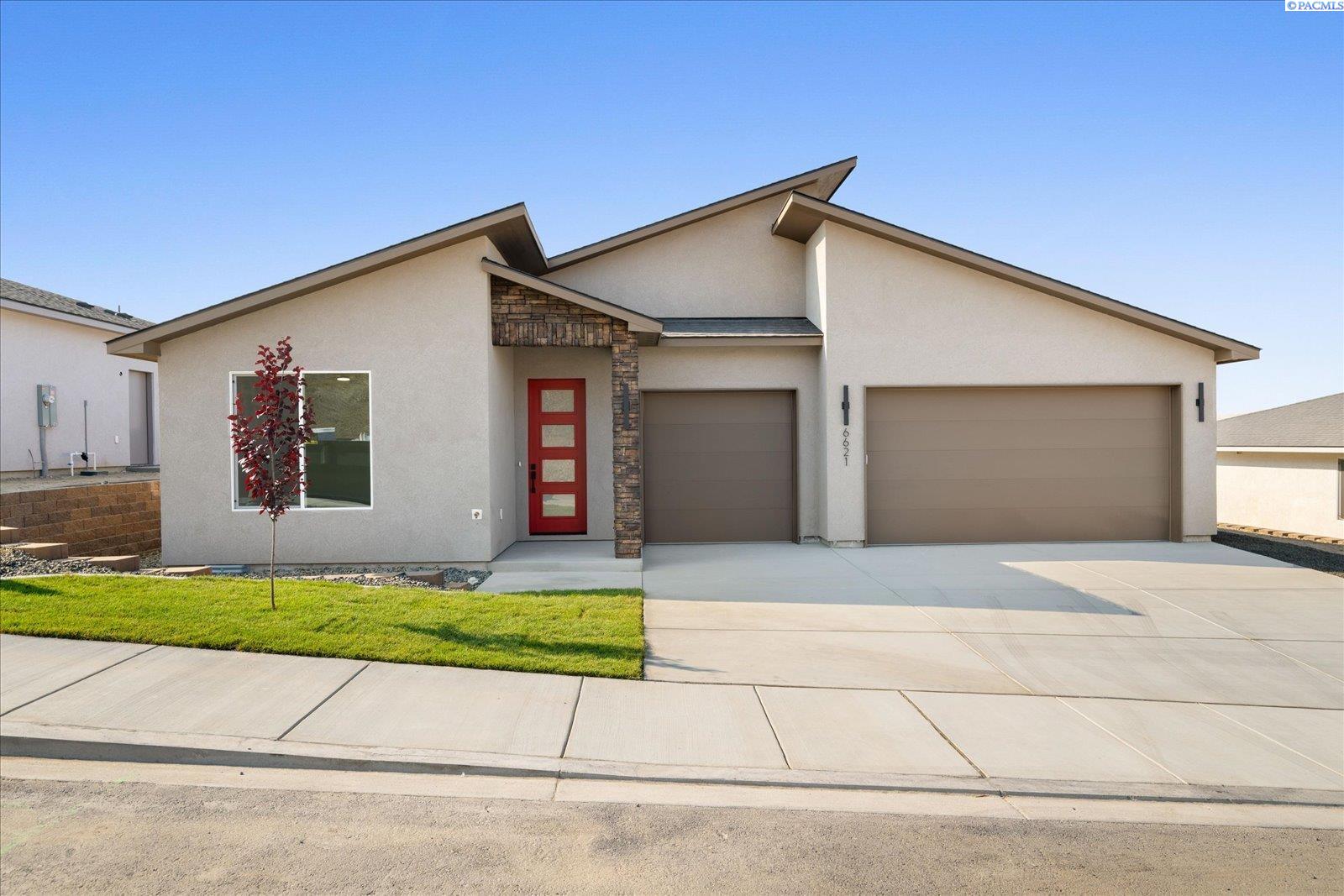 Photo 1 of Single family home for sale at 6621 W 27th Avenue, Kennewick, WA 99338 | MLS# PAC295600 | Listing updated on 2026-10-01