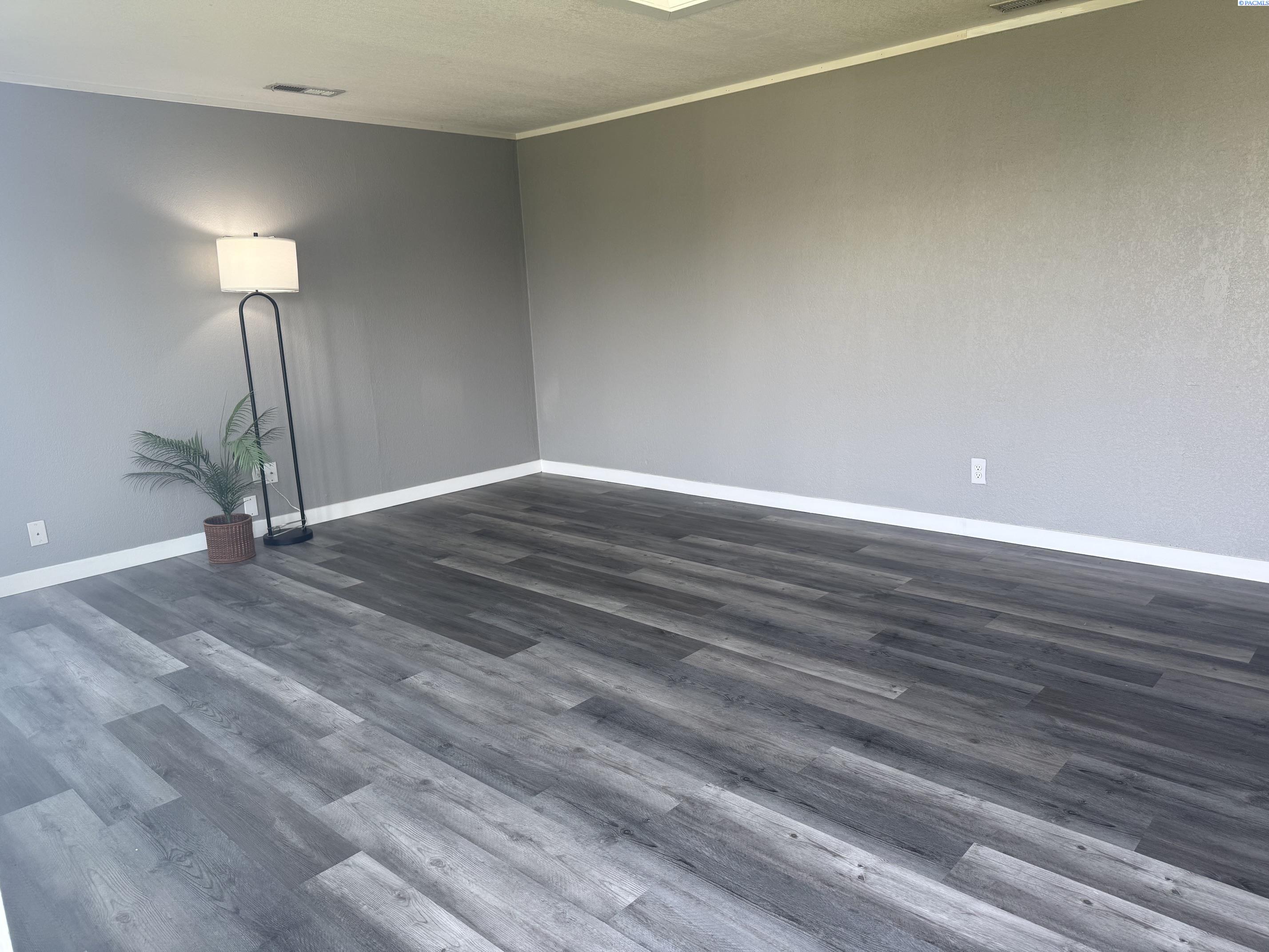 Photo 3 of Single family home for sale at 817 S Garfield St, Kennewick, WA 99336 | MLS# PAC295618 | Listing updated on 2026-10-10