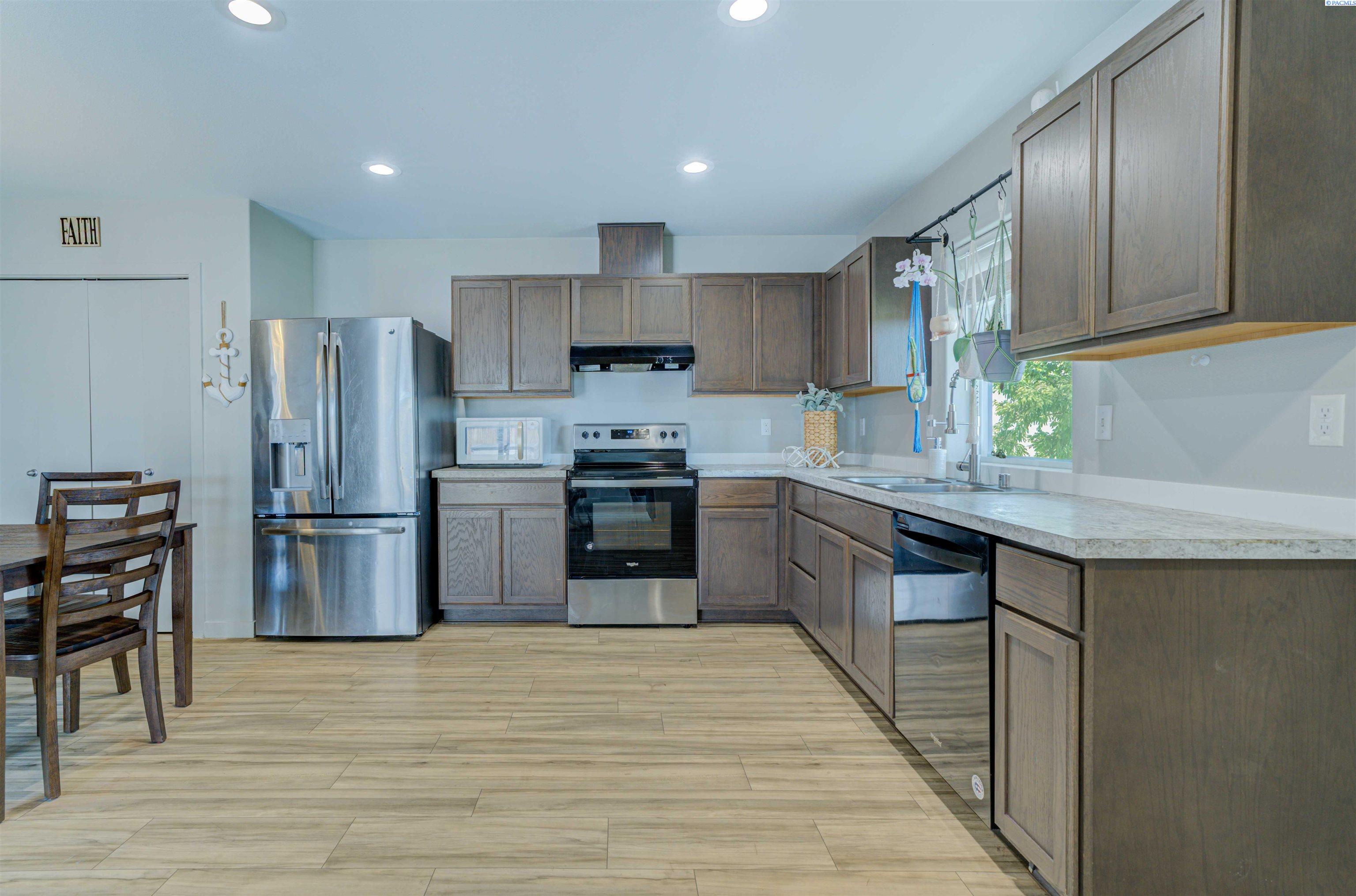 Photo 4 of Townhouse for sale at 523 S Cedar Ave, Pasco, WA 99301 | MLS# PAC295636 | Listing updated on 2026-09-22