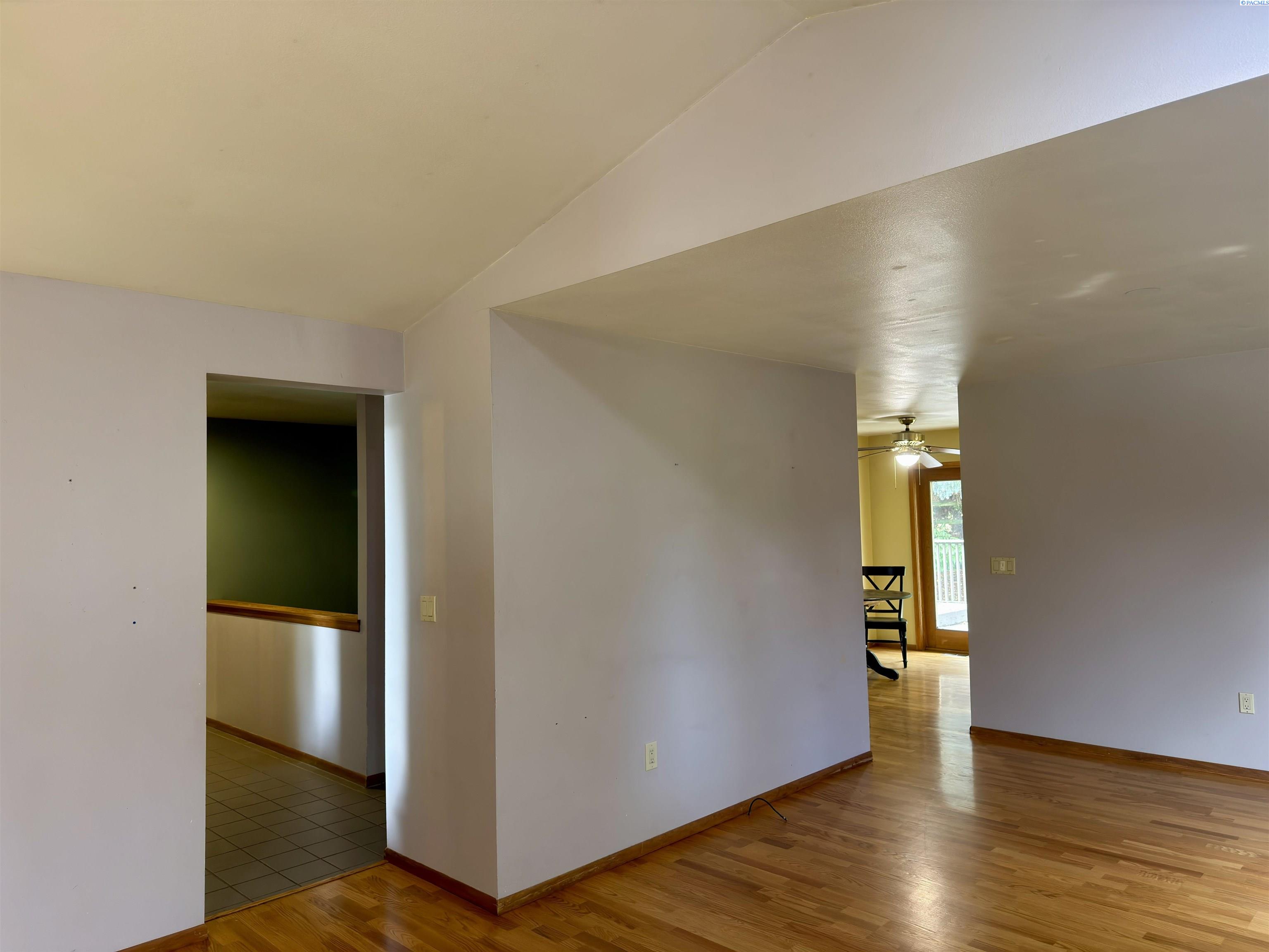 Photo 4 of Single family home for sale at 835 SE Lori Ct, Pullman, WA 99163 | MLS# PAC295638 | Listing updated on 2026-09-26