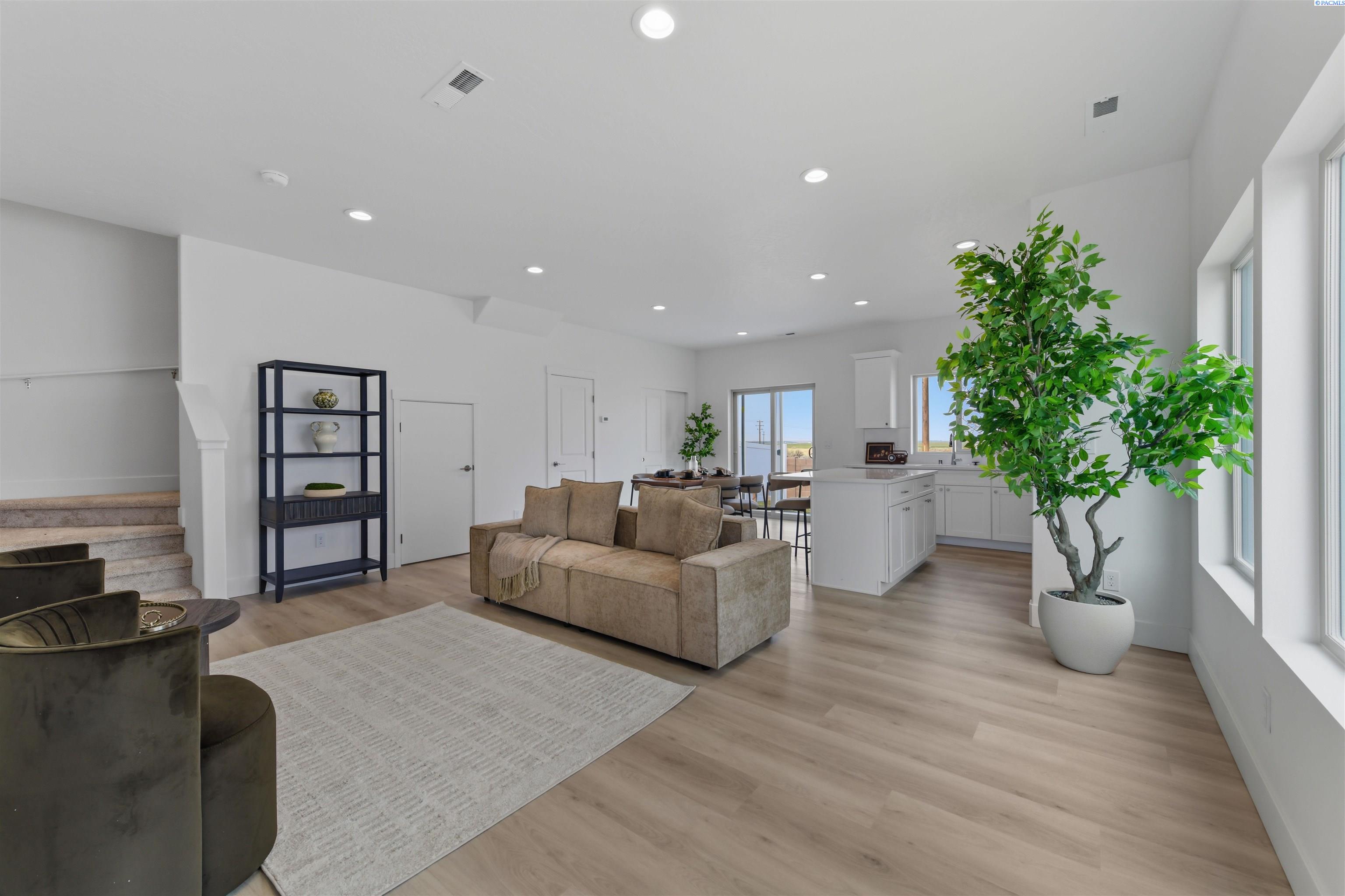 Photo 3 of Single family home for sale at 7632 Grapevine Ct, West Richland, WA 99353 | MLS# PAC295654 | Listing updated on 2026-09-19