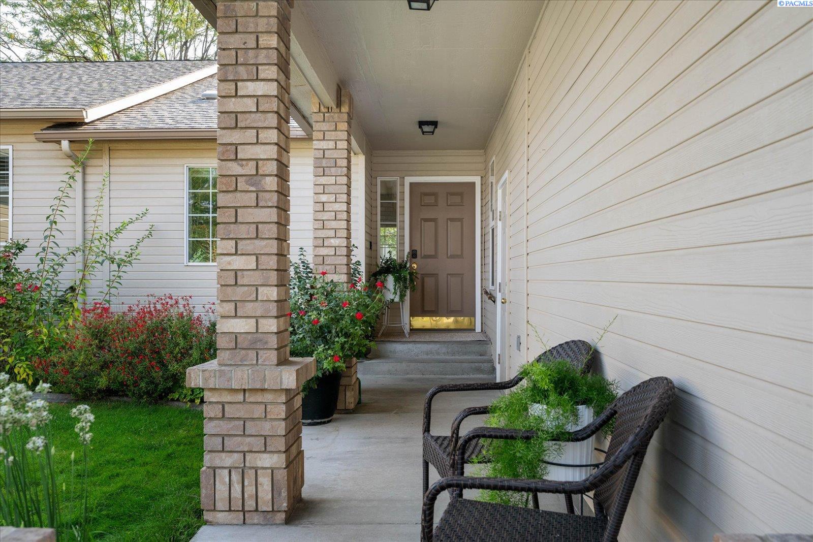 Photo 3 of Townhouse for sale at 105 Innisbrook Ln, Pasco, WA 99301 | MLS# PAC295657 | Listing updated on 2026-10-10
