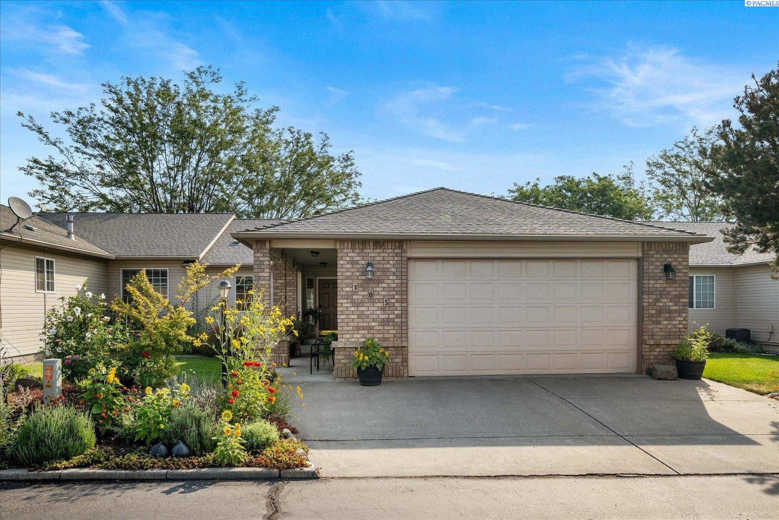 Photo 2 of Townhouse for sale at 105 Innisbrook Ln, Pasco, WA 99301 | MLS# PAC295657 | Listing updated on 2026-10-10