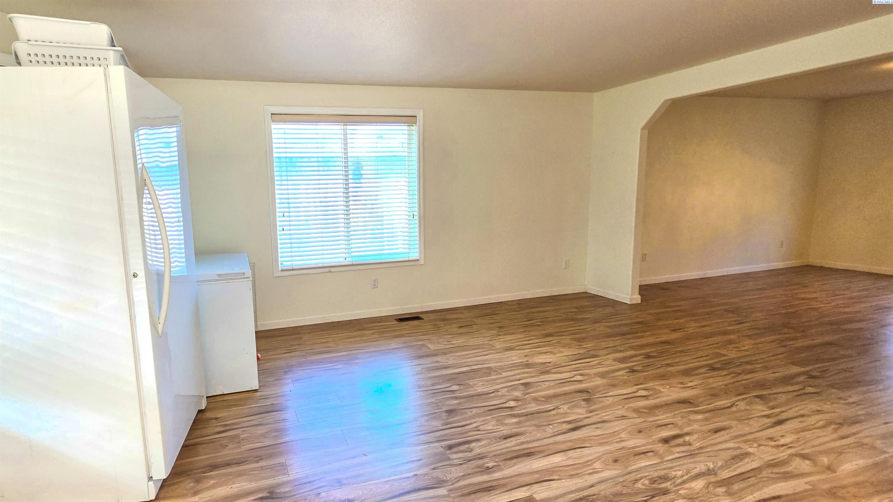 Photo 3 of Single family home for sale at 7915 Madeira Dr, Pasco, WA 99301 | MLS# PAC295660 | Listing updated on 2026-09-25