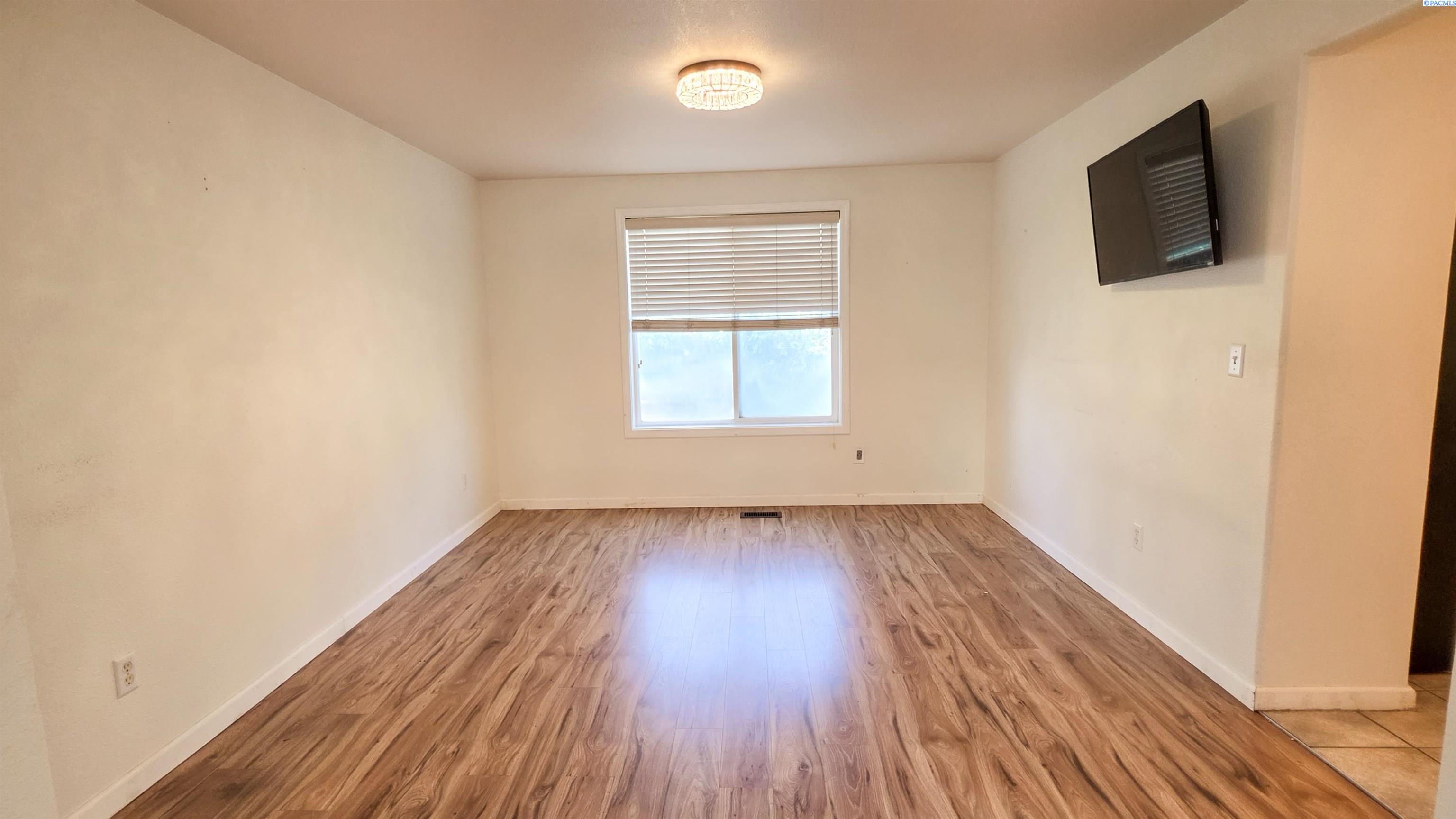 Photo 4 of Single family home for sale at 7915 Madeira Dr, Pasco, WA 99301 | MLS# PAC295660 | Listing updated on 2026-09-25