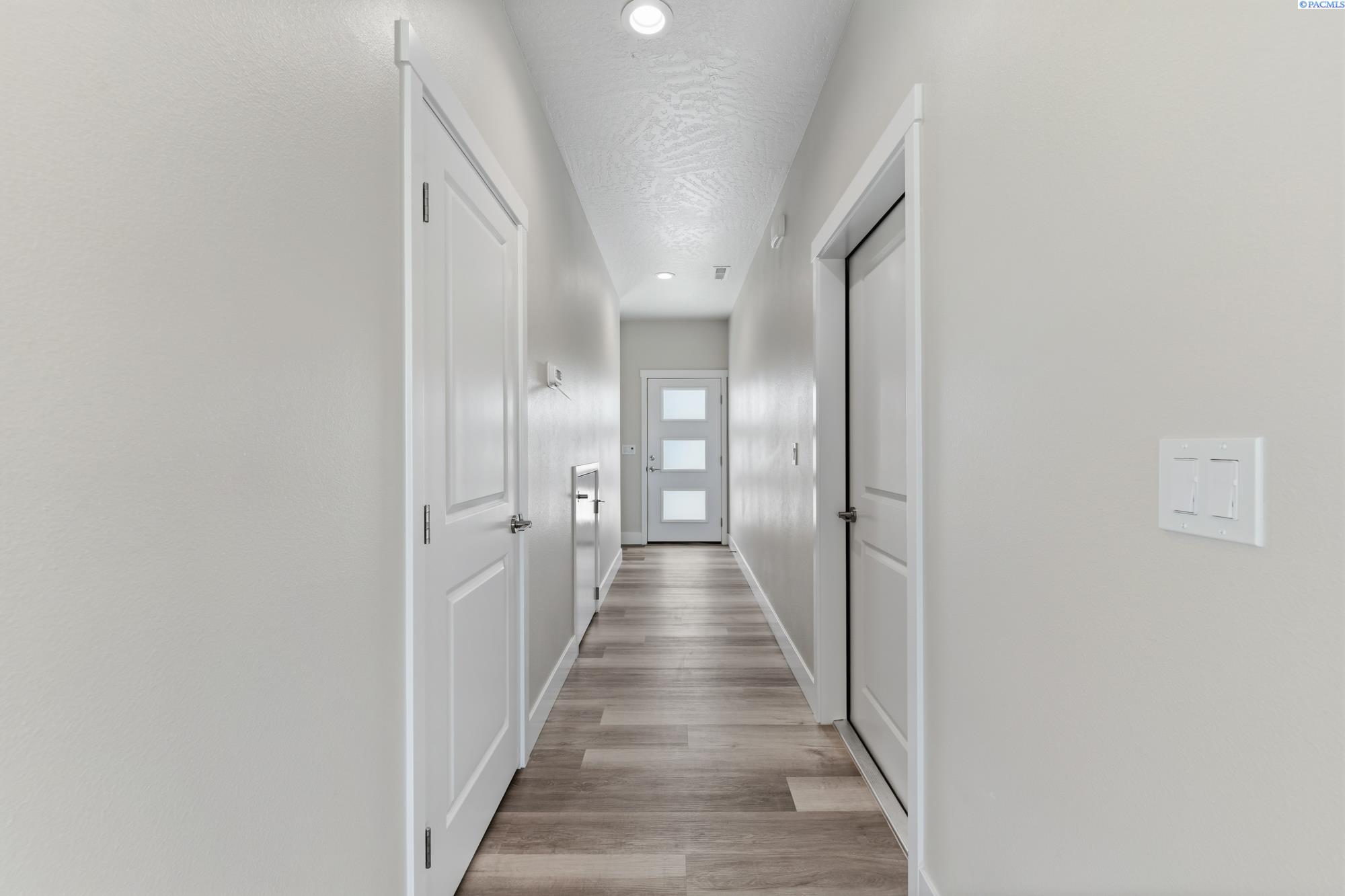 Photo 3 of Single family home for sale at 206 N Dewberry Pl, Kennewick, WA 99336 | MLS# PAC295665 | Listing updated on 2026-09-26