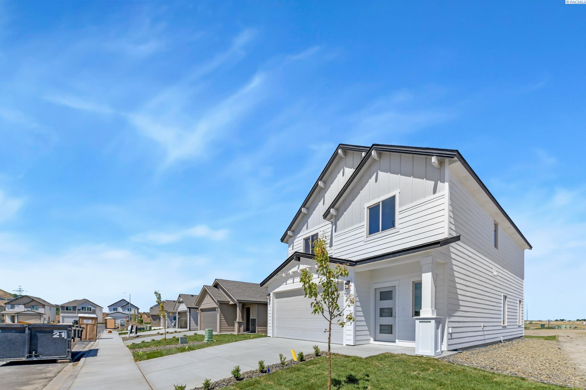 Photo 2 of Single family home for sale at 206 N Dewberry Pl, Kennewick, WA 99336 | MLS# PAC295665 | Listing updated on 2026-09-26