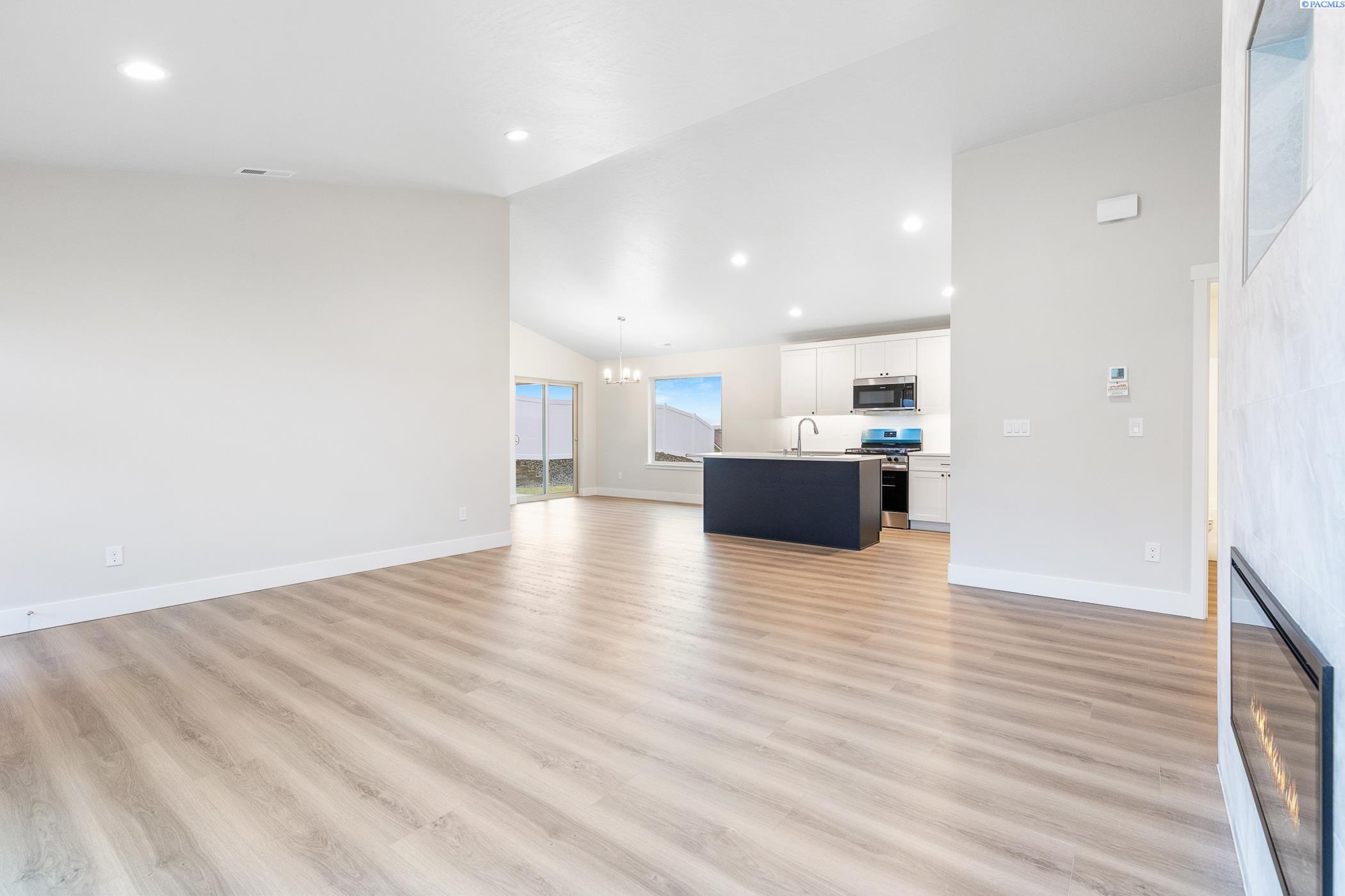 Photo 4 of Single family home for sale at 6327 W 28th Avenue, Kennewick, WA 99338 | MLS# PAC295686 | Listing updated on 2026-08-20