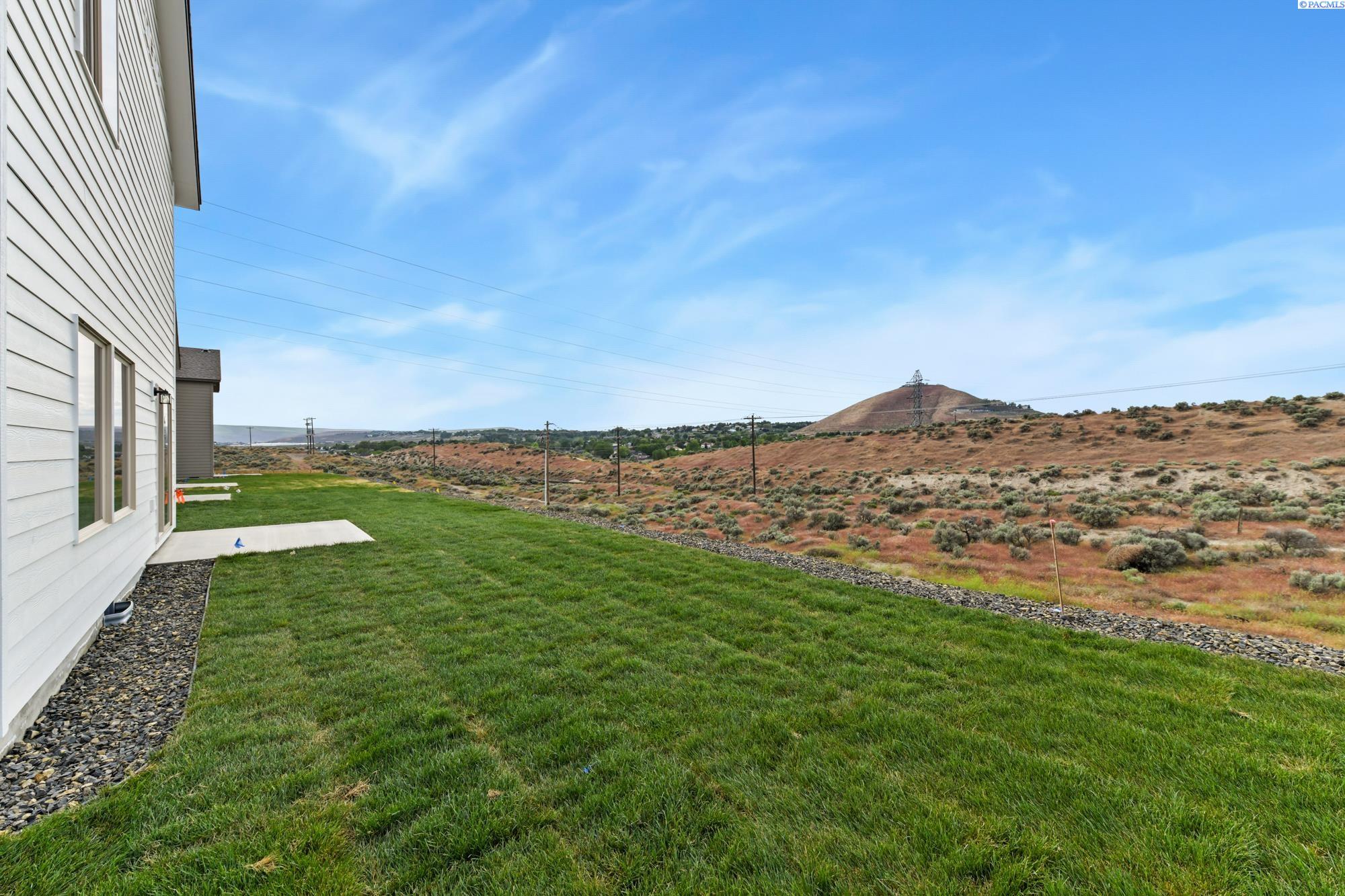 Photo 4 of Single family home for sale at 10490 W Clearwater Dr, Kennewick, WA 99336 | MLS# PAC295693 | Listing updated on 2026-09-19