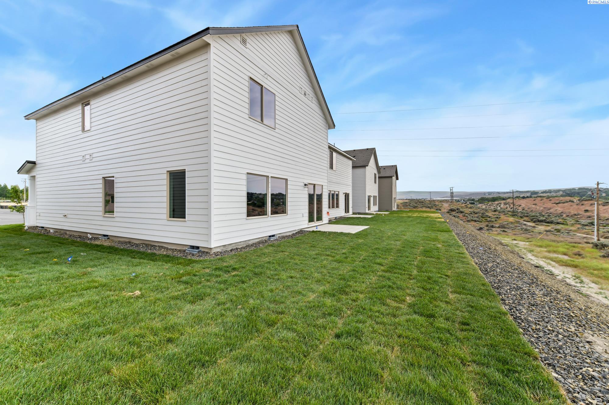 Photo 3 of Single family home for sale at 10490 W Clearwater Dr, Kennewick, WA 99336 | MLS# PAC295693 | Listing updated on 2026-09-19