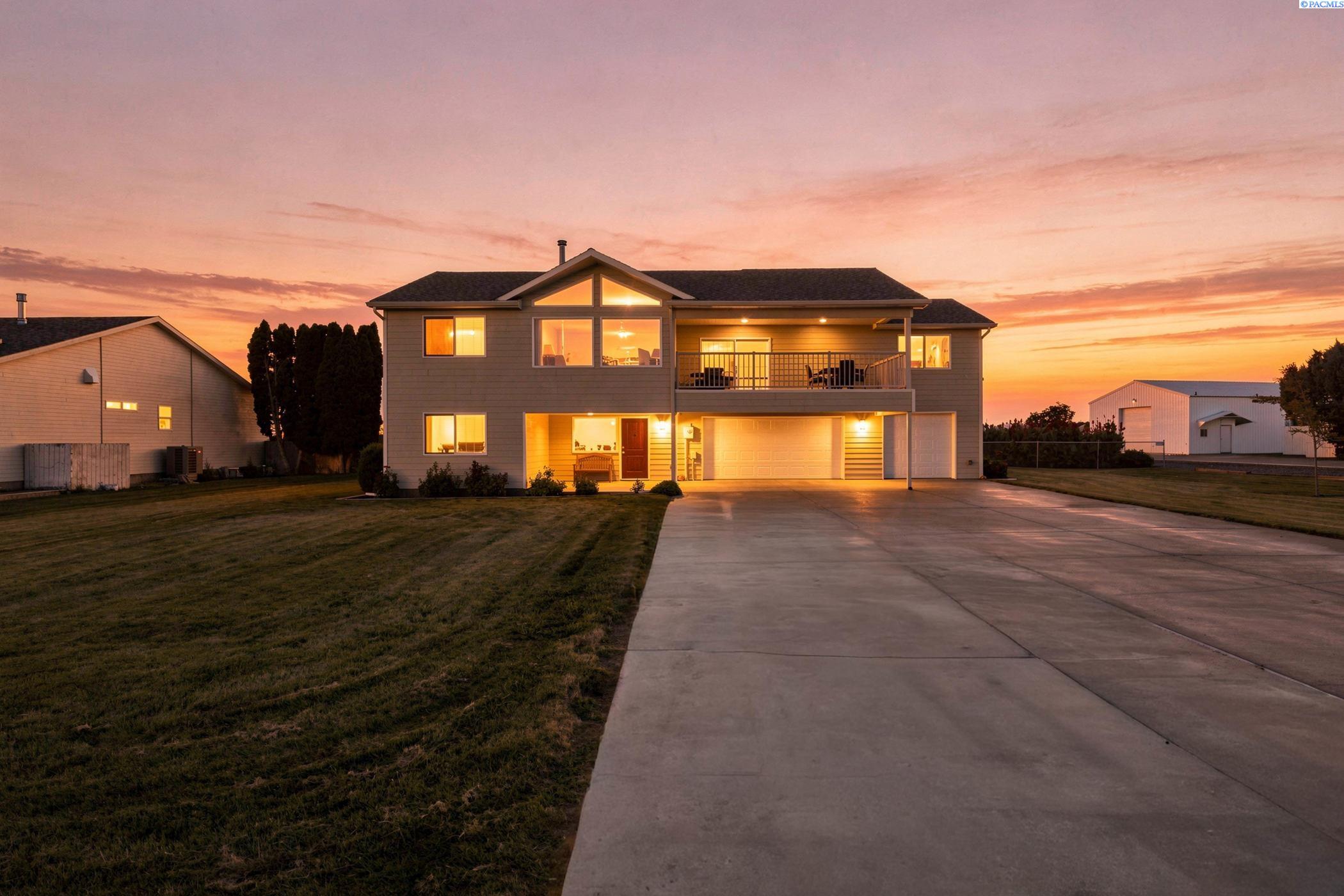 Single family home for sale at 2573 Hanson Loop, Burbank, WA 99323 | MLS# PAC295702