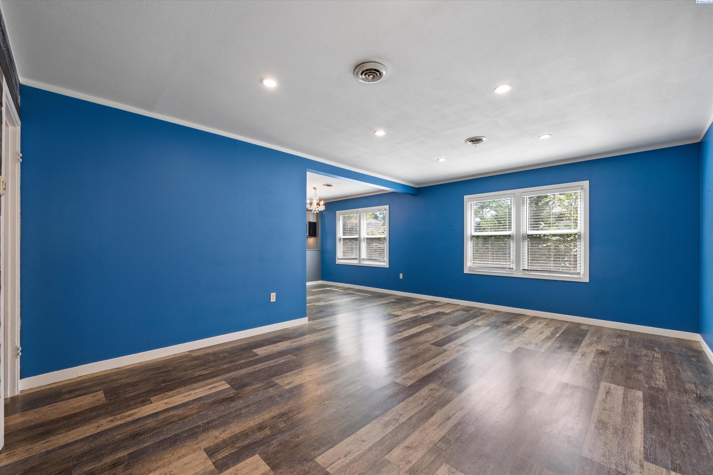 Photo 3 of Single family home for sale at 204 Douglass Ave, Richland, WA 99352 | MLS# PAC295709 | Listing updated on 2026-10-03