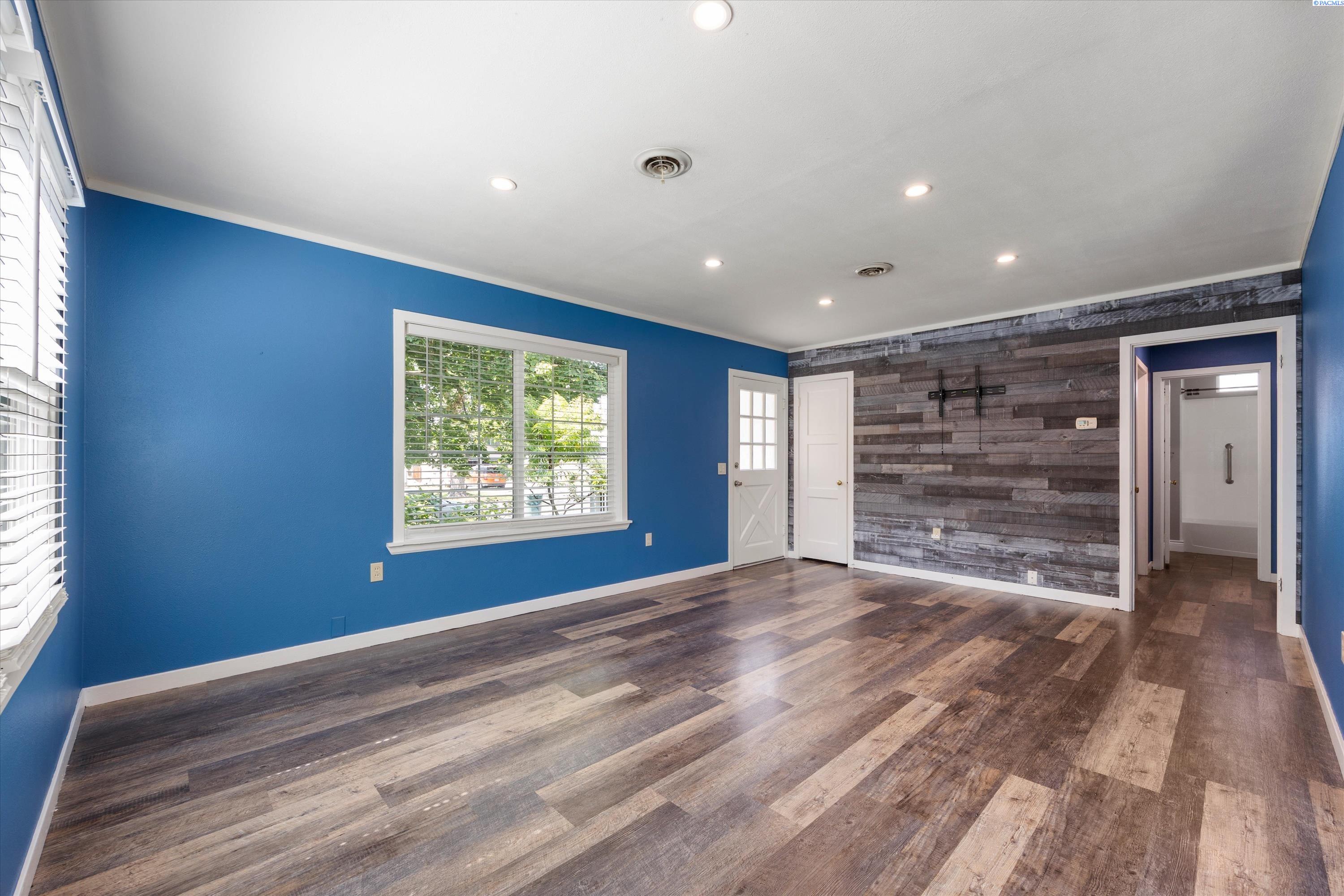 Photo 3 of Single family home for sale at 204 Douglass Ave, Richland, WA 99352 | MLS# PAC295709 | Listing updated on 2026-10-03