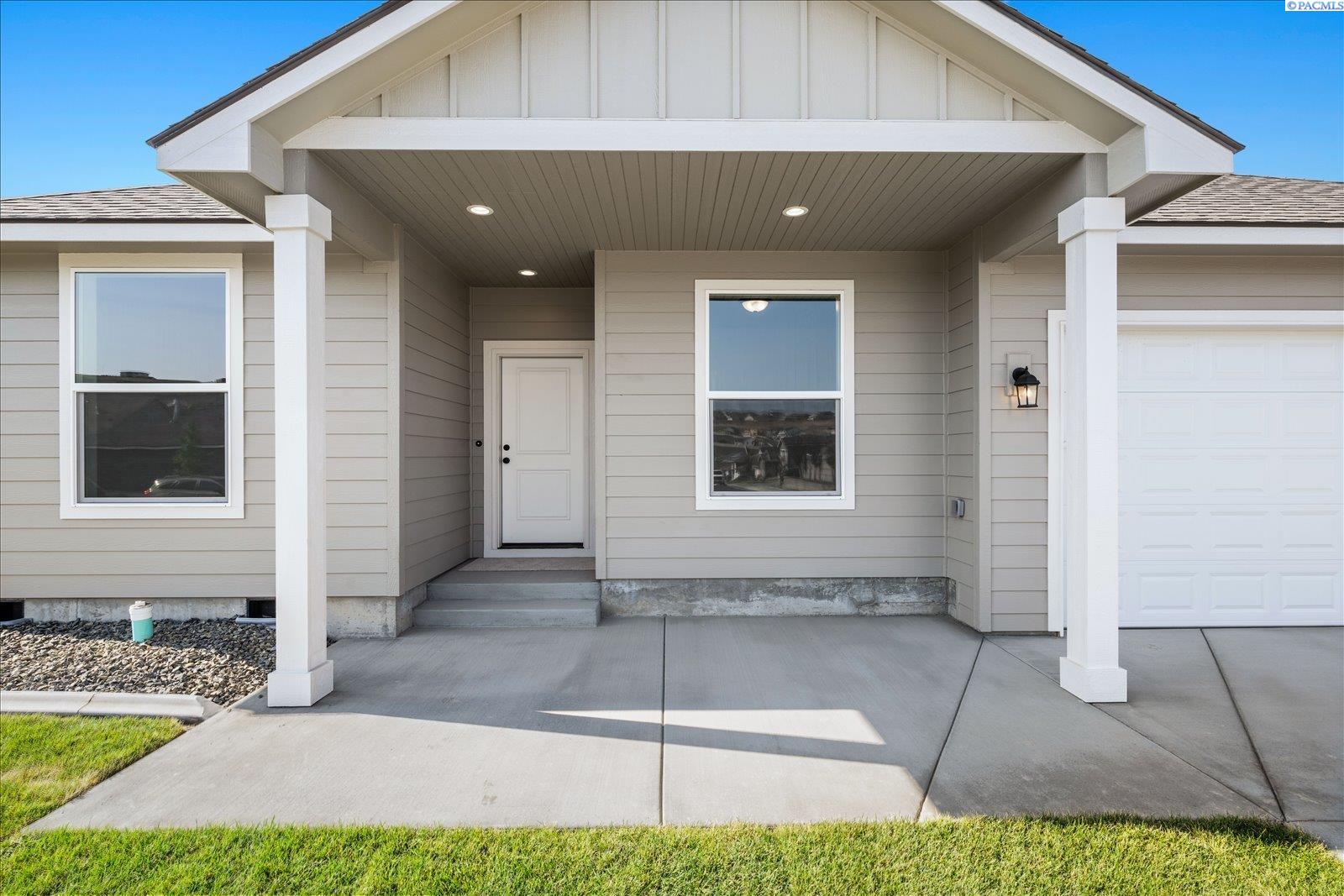 Photo 2 of Single family home for sale at 7243 W 29th Place, Kennewick, WA 99338 | MLS# PAC295710 | Listing updated on 2026-10-08