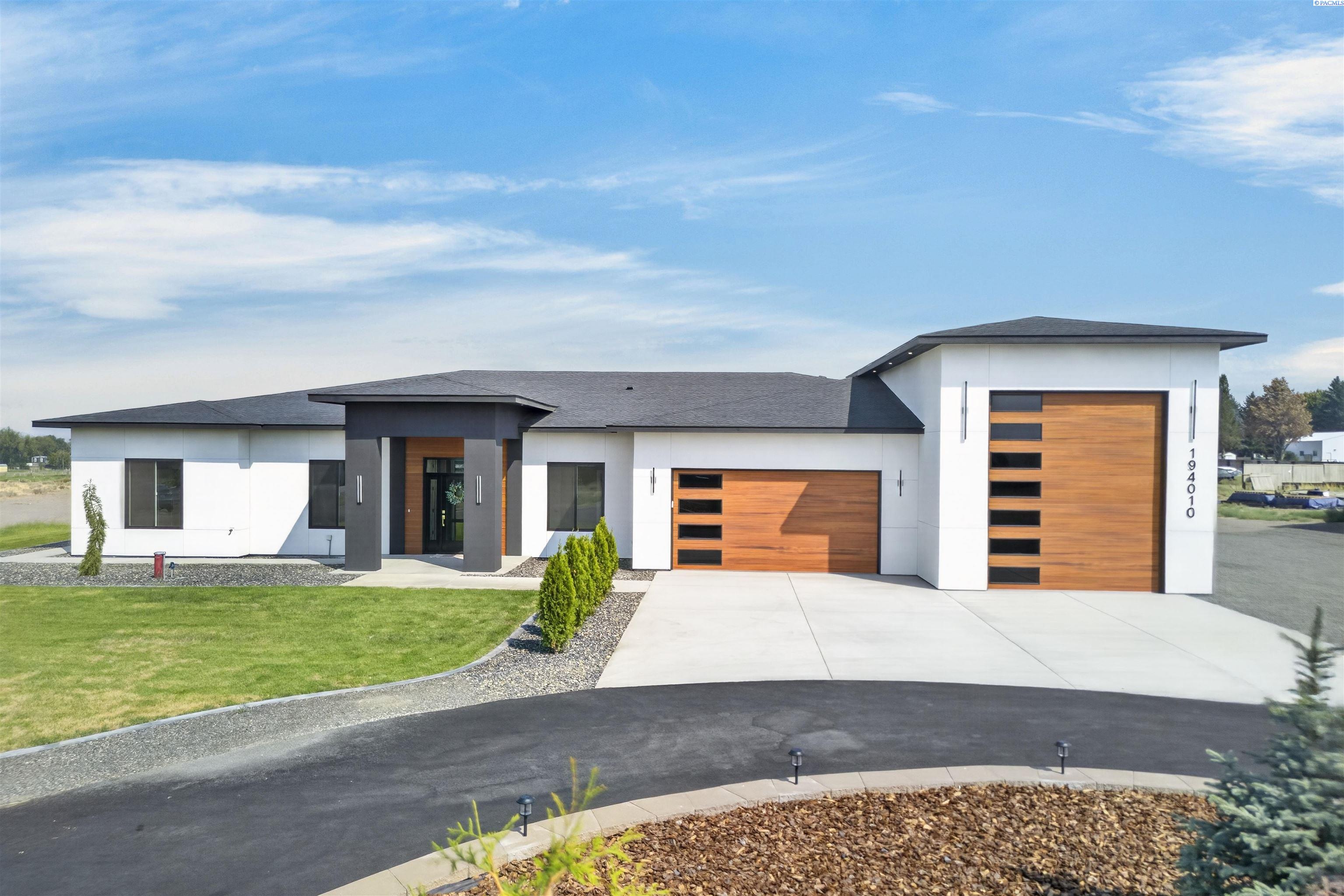 Photo 1 of Single family home for sale at 194010 27th Avenue, Kennewick, WA 99337 | MLS# PAC295715 | Listing updated on 2026-08-21