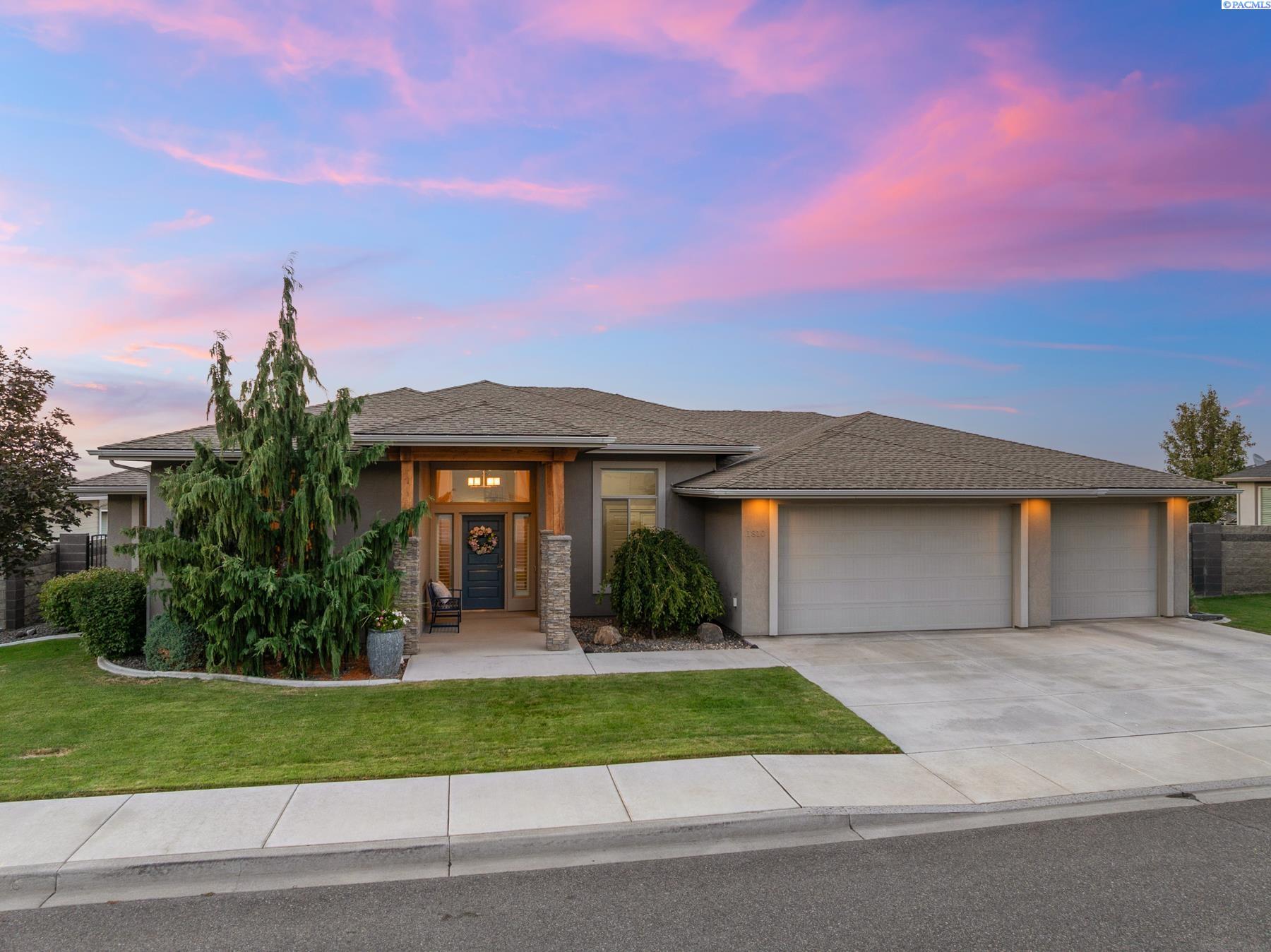 Photo 1 of Single family home for sale at 1810 W 52nd Avenue, Kennewick, WA 99337 | MLS# PAC295718 | Listing updated on 2026-10-07