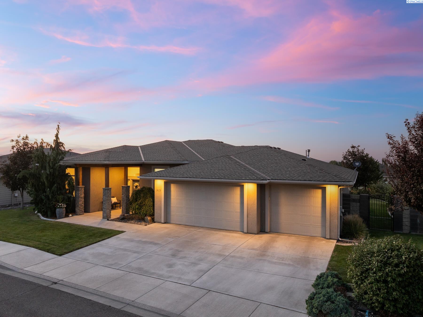 Photo 2 of Single family home for sale at 1810 W 52nd Avenue, Kennewick, WA 99337 | MLS# PAC295718 | Listing updated on 2026-10-07