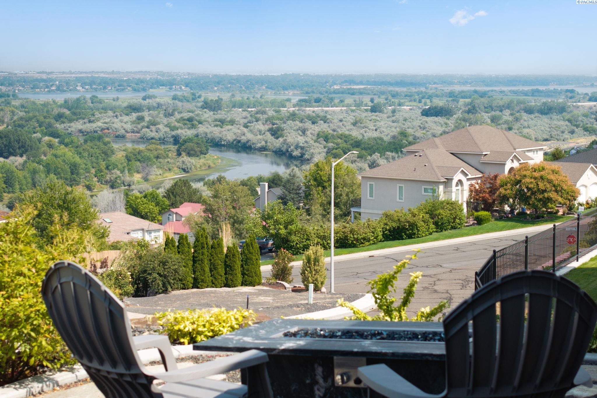 Photo 2 of Single family home for sale at 417 Heritage Hills Dr, Richland, WA 99352 | MLS# PAC295728 | Listing updated on 2026-08-21