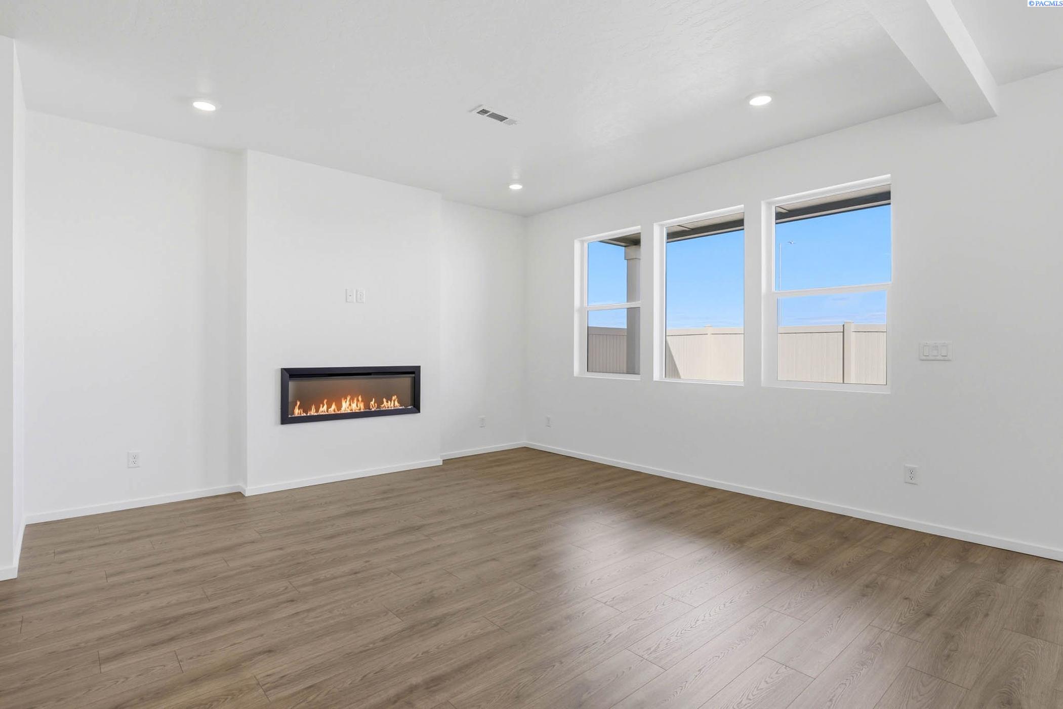 Photo 3 of Single family home for sale at 6527 Polar Dr, Pasco, WA 99301 | MLS# PAC295779 | Listing updated on 2026-10-11