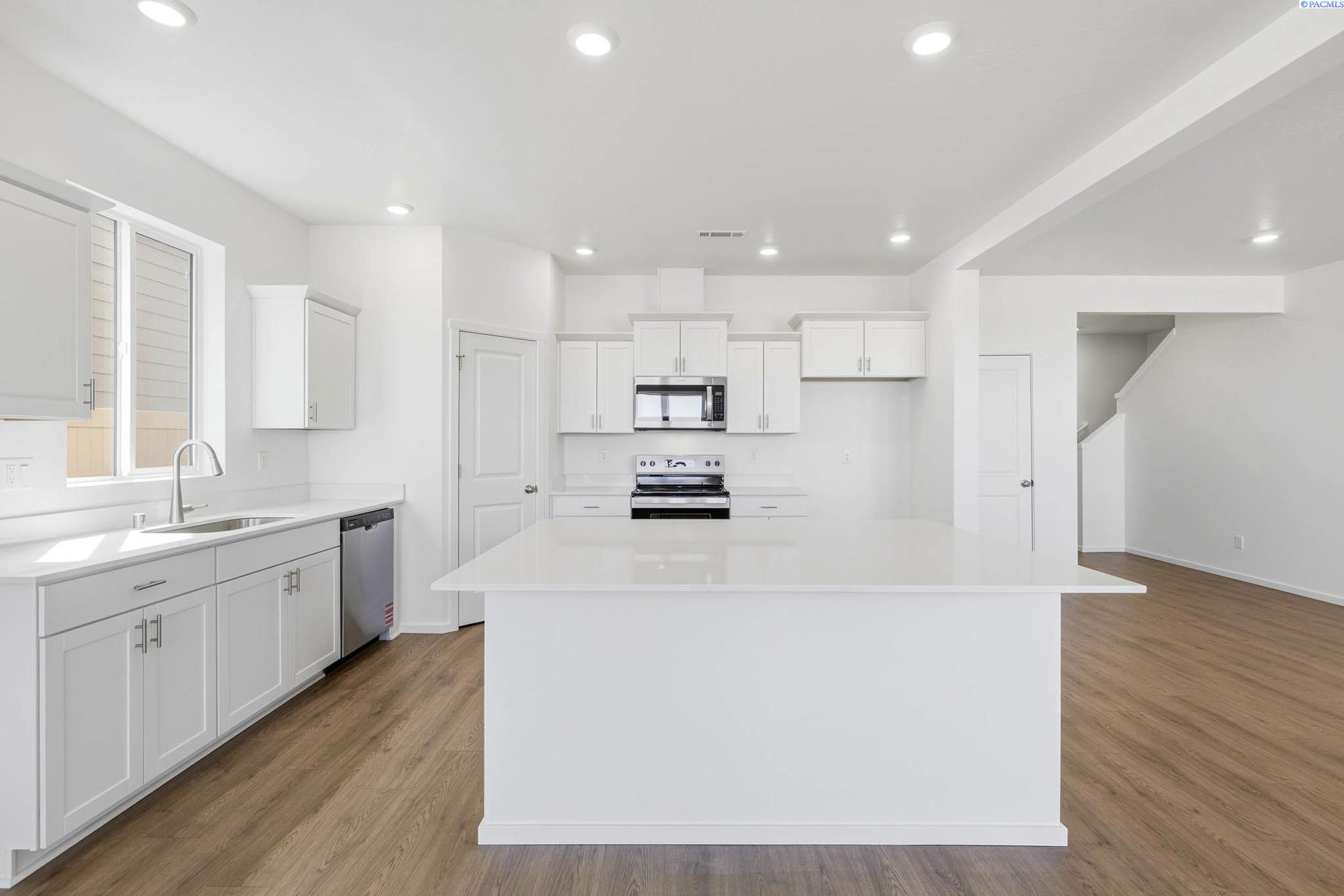 Photo 3 of Single family home for sale at 6527 Polar Dr, Pasco, WA 99301 | MLS# PAC295779 | Listing updated on 2026-10-11