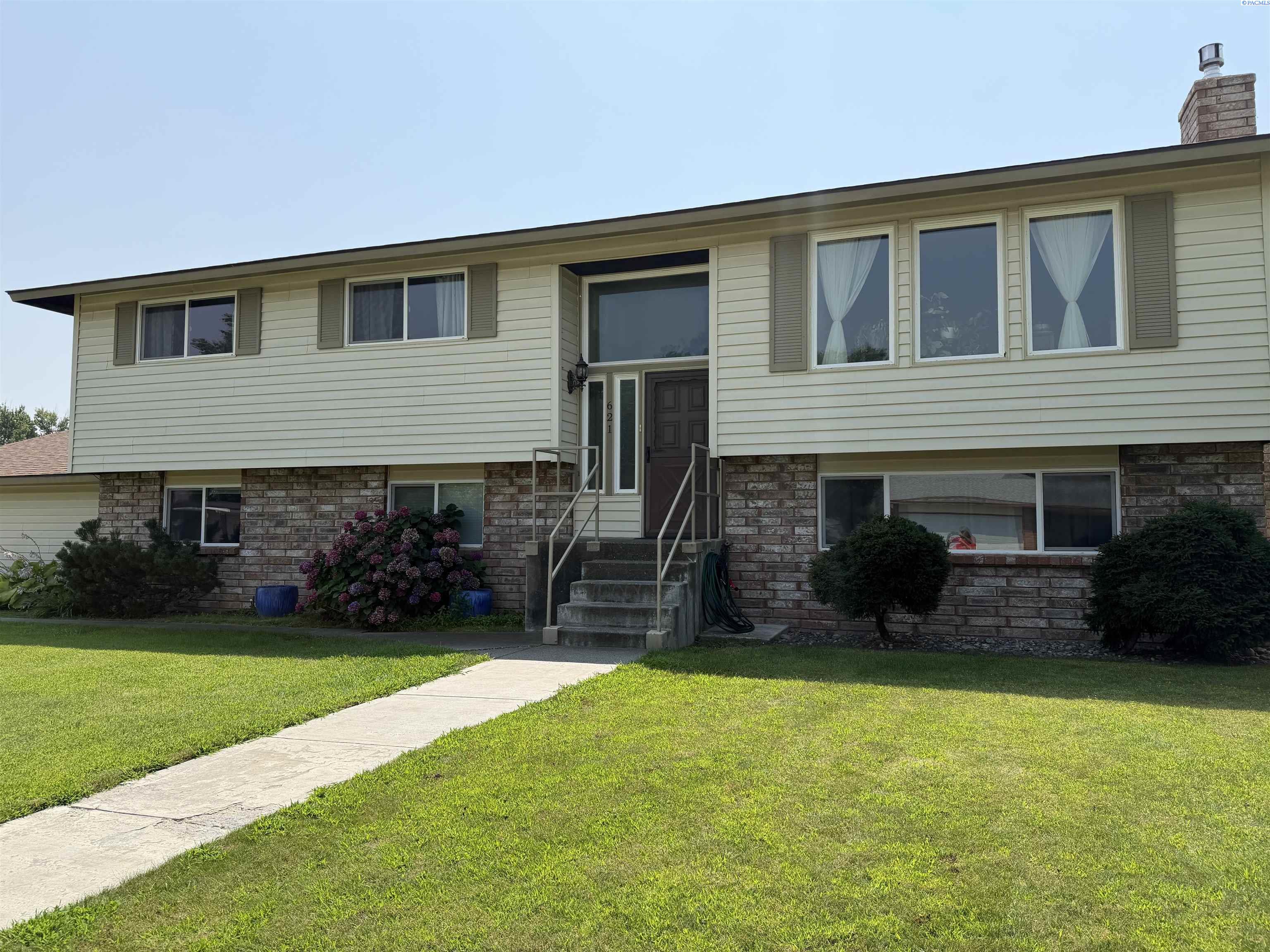 Photo 2 of Single family home for sale at 621 Saint St, Richland, WA 99354 | MLS# PAC295787 | Listing updated on 2026-09-05