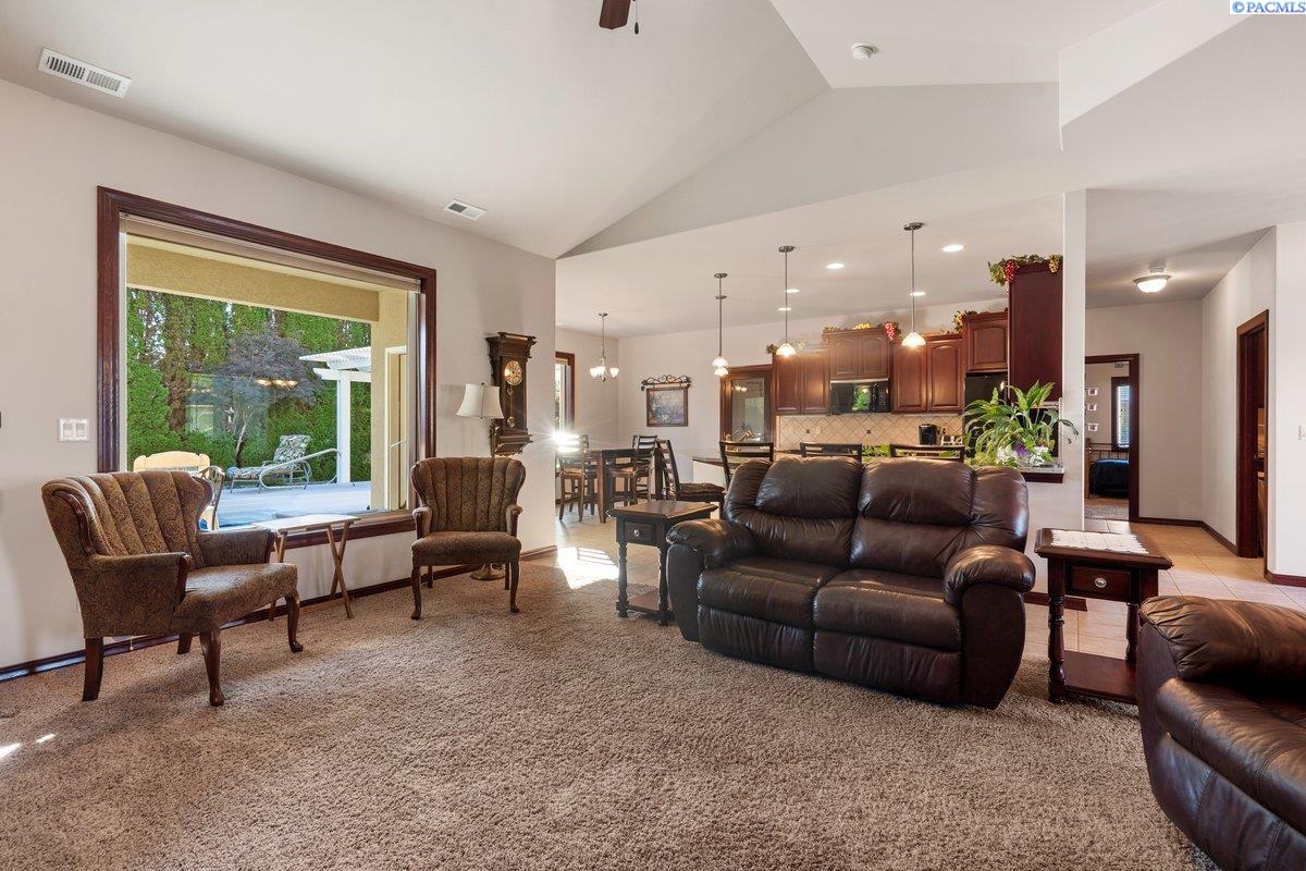 Photo 4 of Single family home for sale at 1343 Jubilee Ct, Richland, WA 99352 | MLS# PAC295811 | Listing updated on 2026-08-22