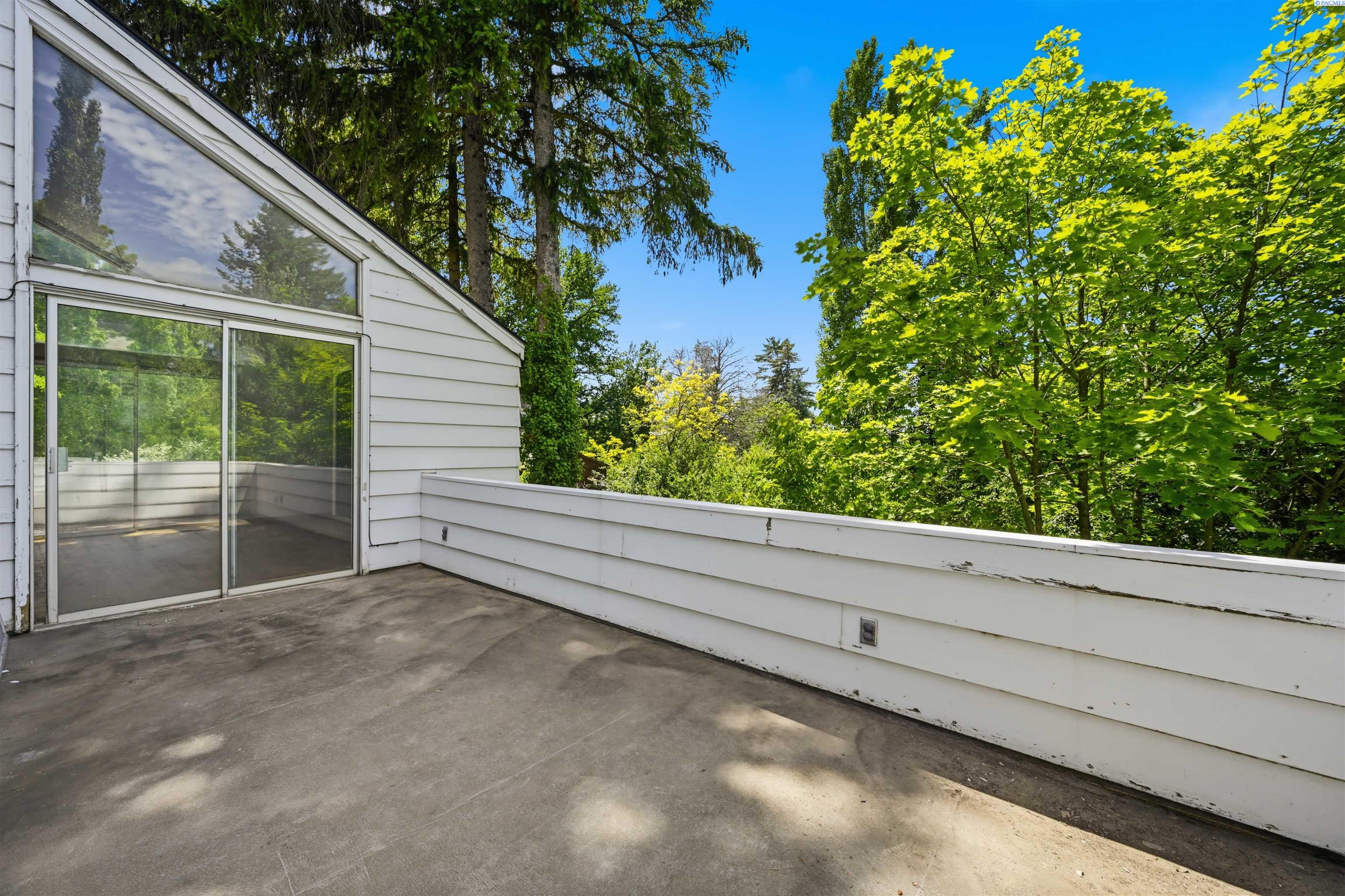 Photo 2 of Multi family home for sale at 1055 Ne Indiana St, Pullman, WA 99163 | MLS# PAC295861 | Listing updated on 2026-08-22