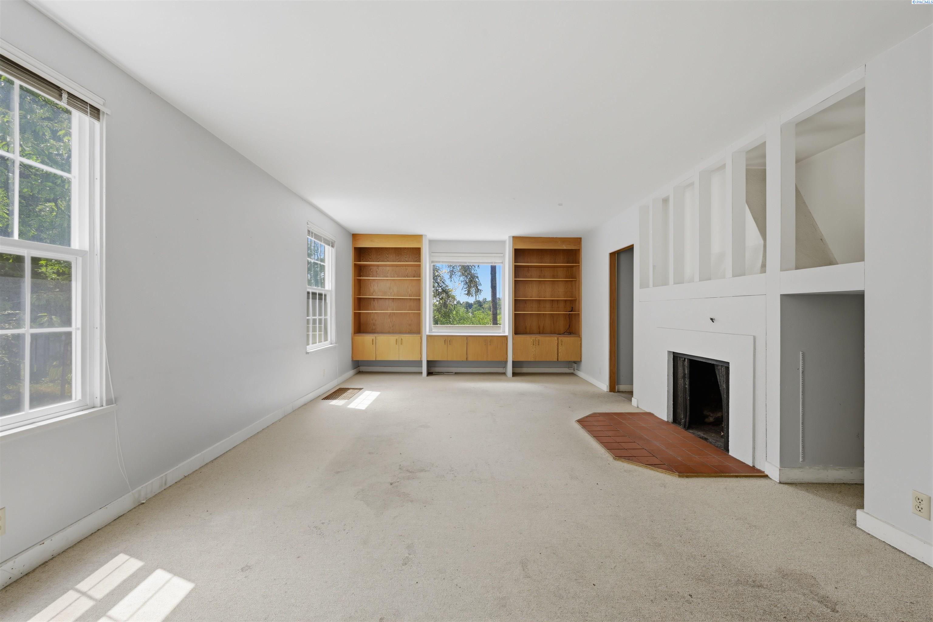 Photo 3 of Multi family home for sale at 1055 NE Indiana St, Pullman, WA 99163 | MLS# PAC295861 | Listing updated on 2026-08-22