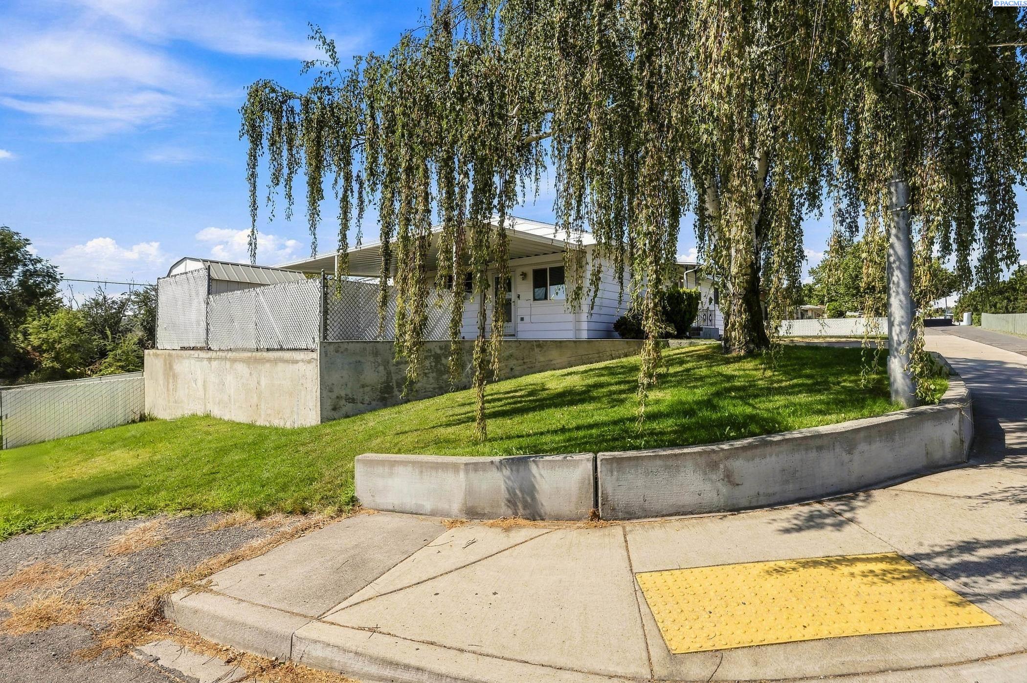 Photo 3 of Single family home for sale at 3003 W 4th Avenue, Kennewick, WA 99336 | MLS# PAC295870 | Listing updated on 2026-09-16