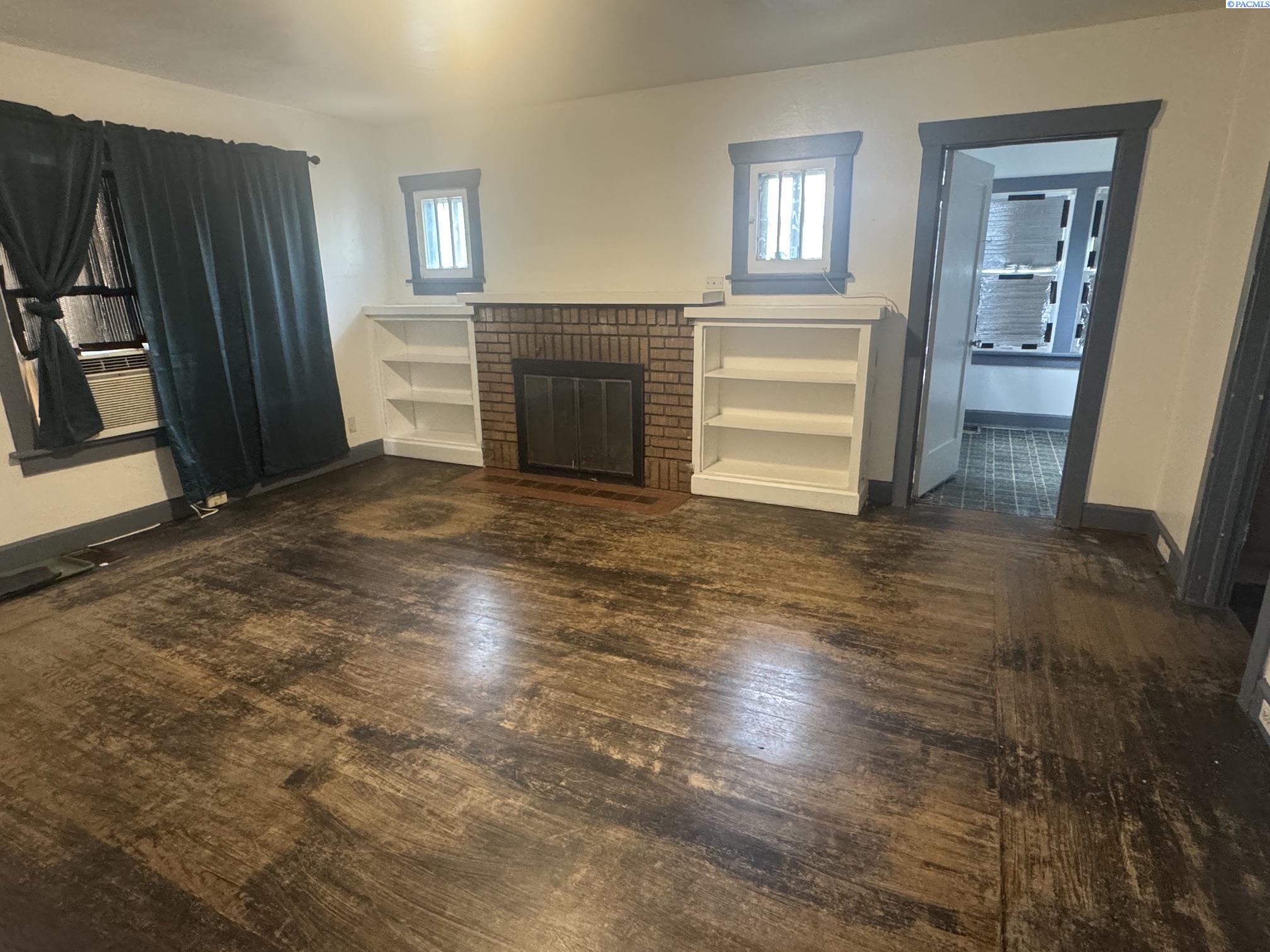 Photo 2 of Sale Pending at 913 S 3rd Avenue, Yakima, WA 98902 | MLS# PAC295879 | Listing updated on 2026-10-10