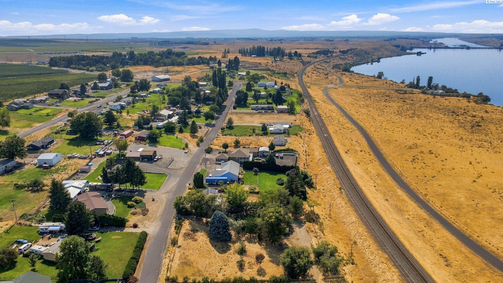 Photo 3 of Single family home for sale at 227 Lakeview Dr, Burbank, WA 99323 | MLS# PAC295885 | Listing updated on 2026-10-06