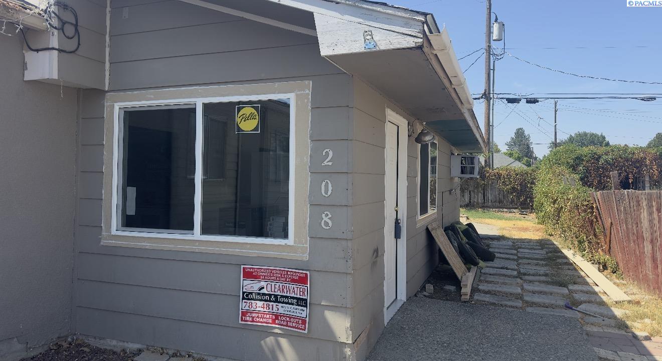 Photo 4 of House for sale at 208 S Dawes, Kennewick, WA | MLS# PAC295898 | Listing updated on 2026-08-30