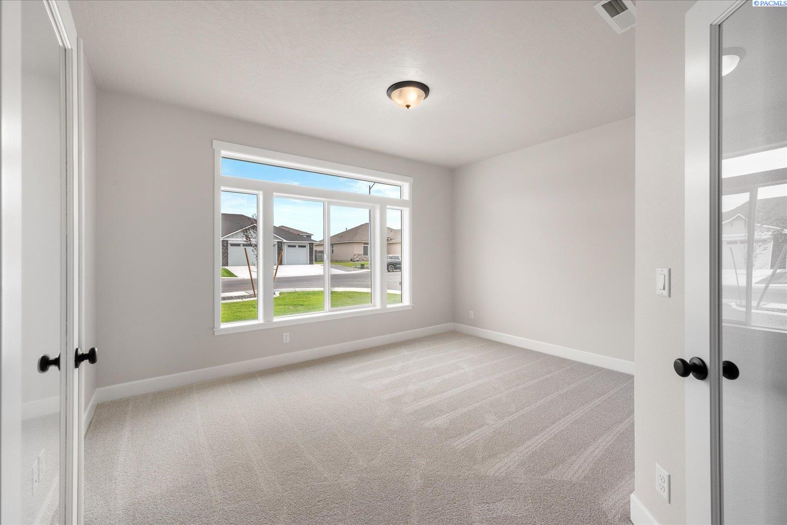 Photo 3 of Single family home for sale at 2892 S Alaska St, Kennewick, WA 99338 | MLS# PAC295923 | Listing updated on 2026-10-08