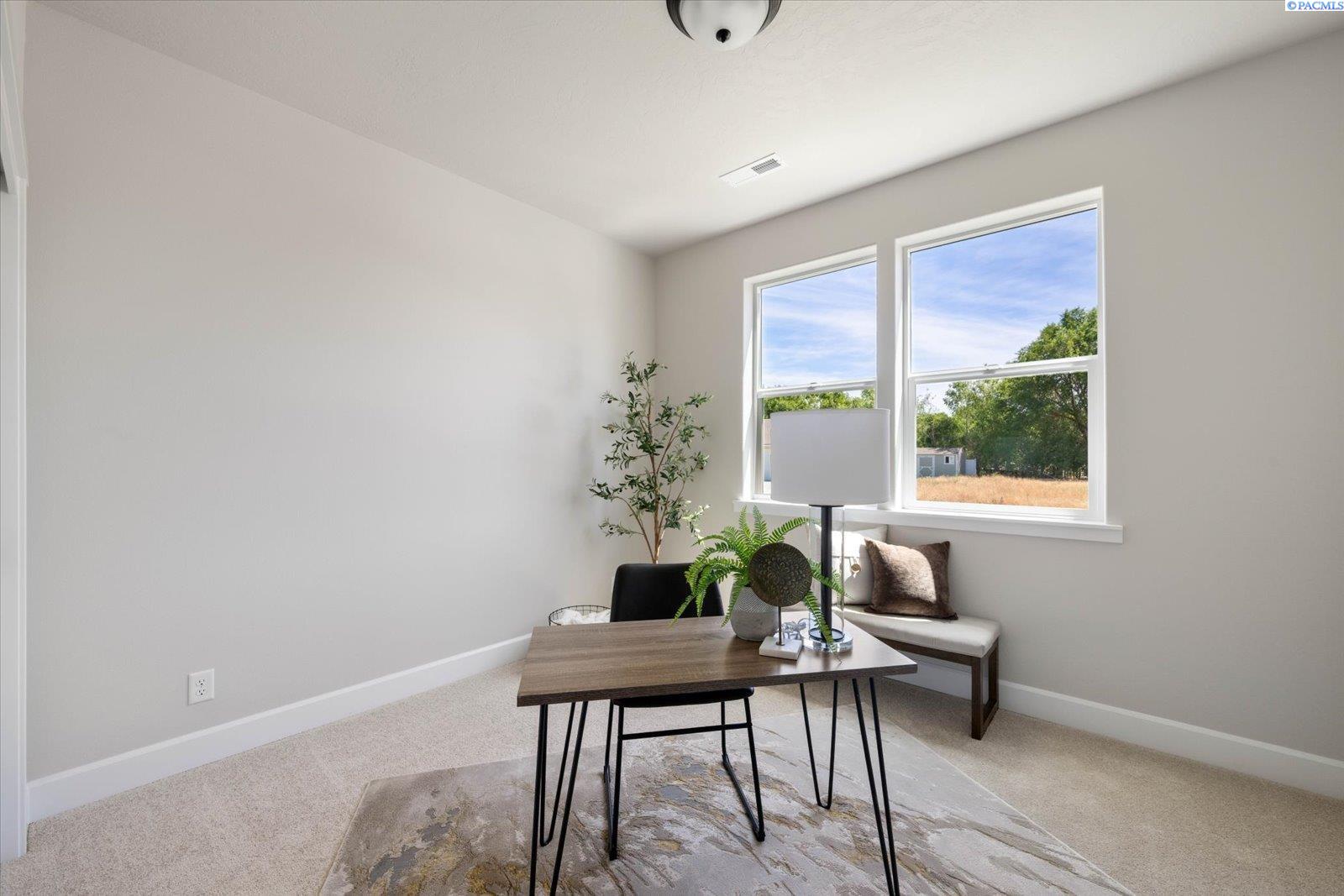 Photo 3 of Single family home for sale at 2816 S Beech St, Kennewick, WA 99337 | MLS# PAC295924 | Listing updated on 2026-10-12