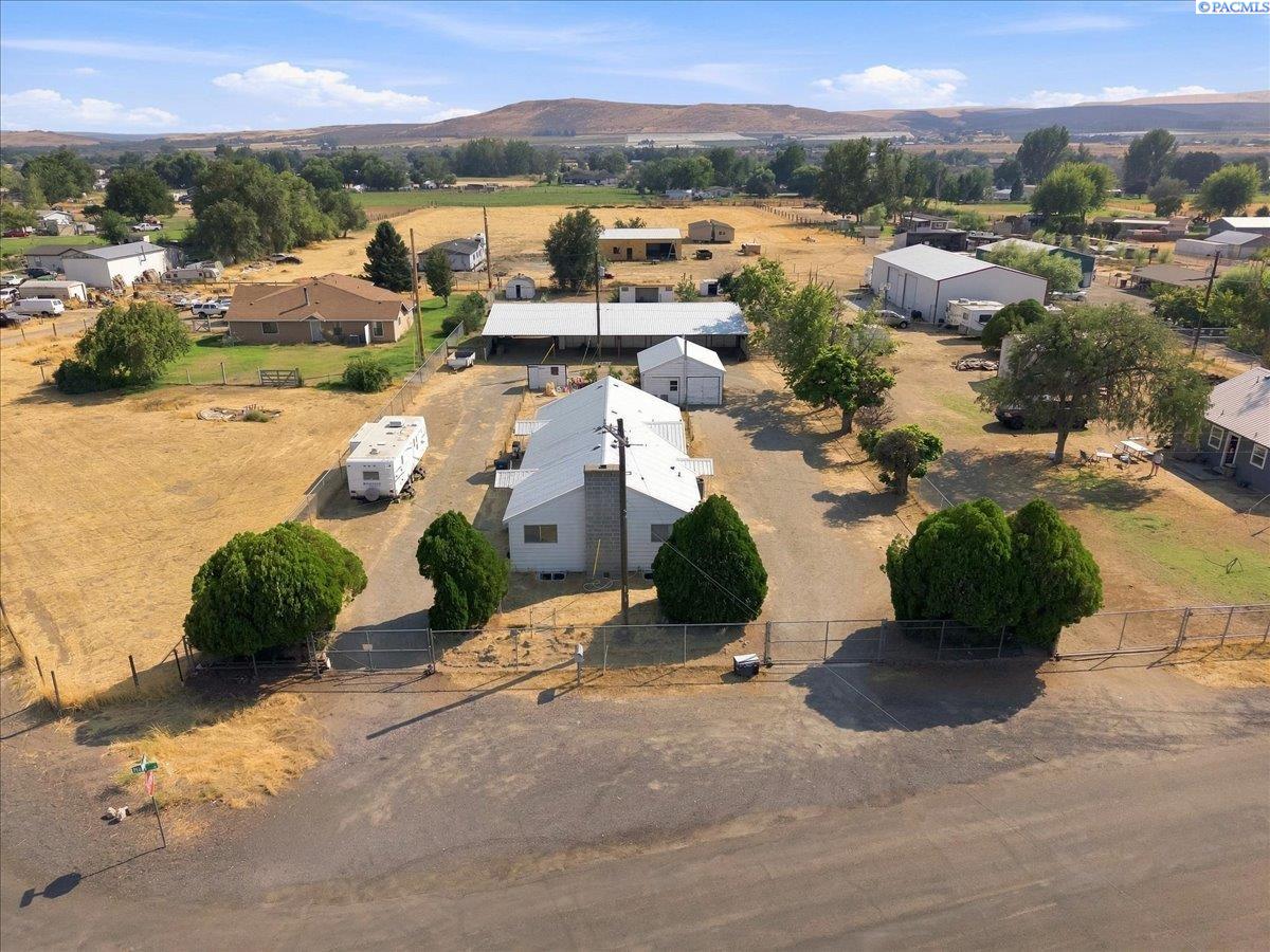Photo 3 of Single family home for sale at 225209 E Main St, Kennewick, WA 99337 | MLS# PAC295949 | Listing updated on 2026-10-04