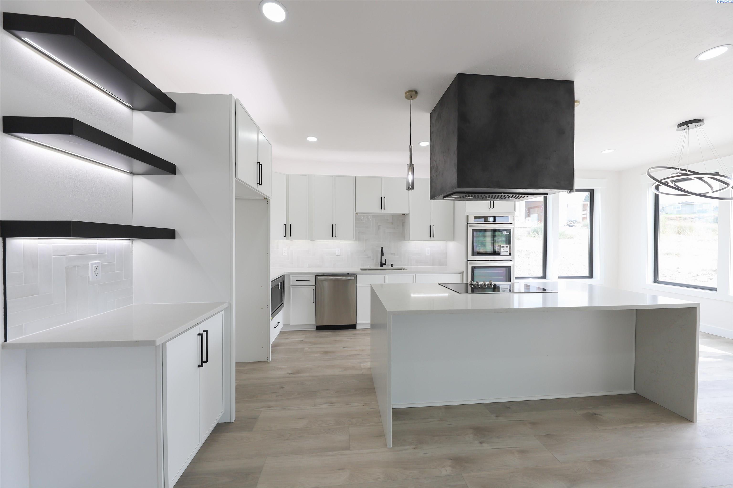 Photo 2 of Single family home for sale at 4126 S Kingwood St, Kennewick, WA 99337 | MLS# PAC295954 | Listing updated on 2026-10-07