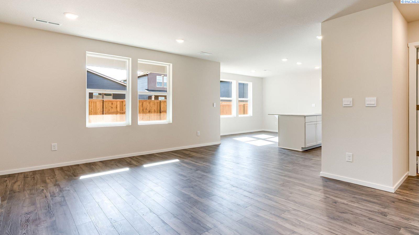 Photo 3 of Single family home for sale at 6017 Road 112, Pasco, WA 99301 | MLS# PAC295962 | Listing updated on 2026-09-23