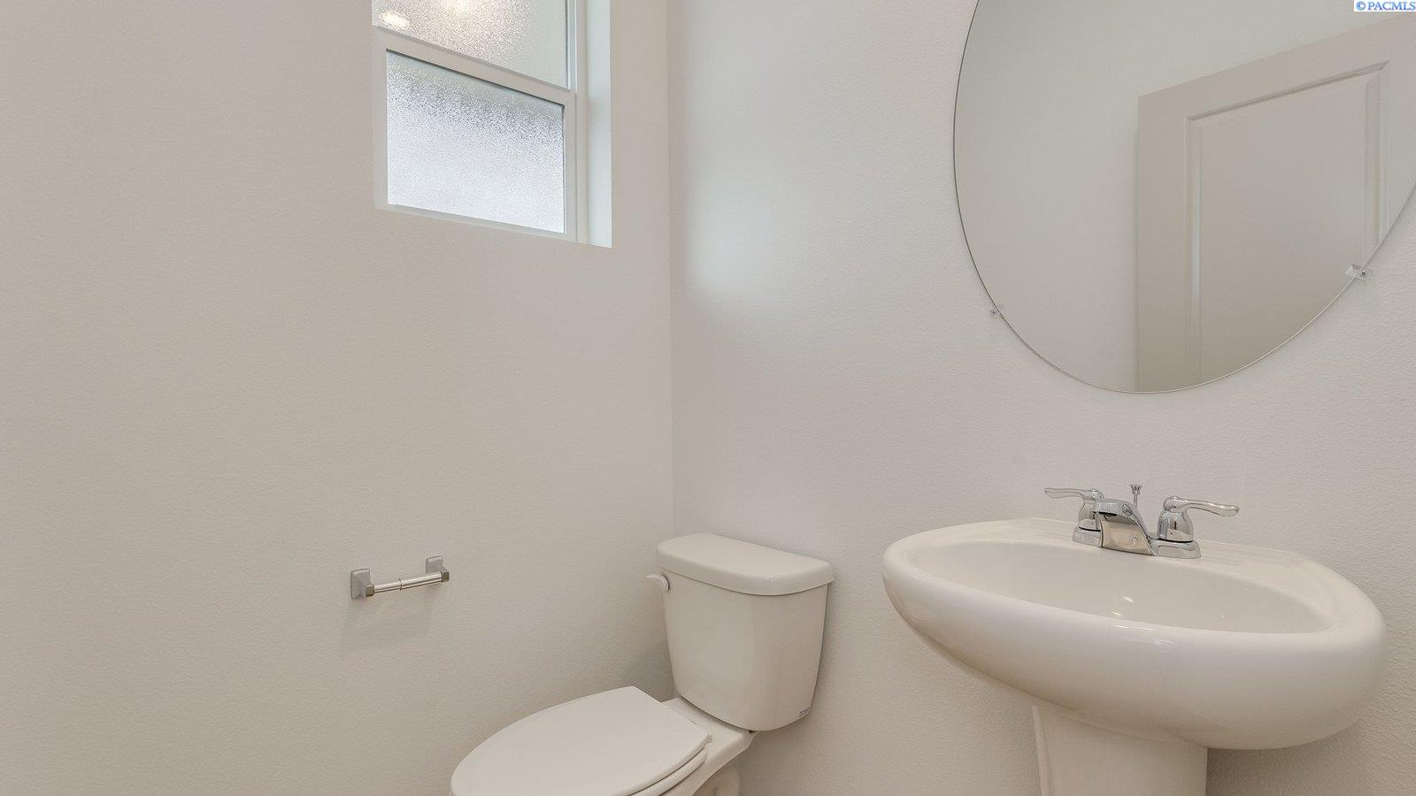 Photo 3 of Single family home for sale at 2250 Vido Ave, Richland, WA 99352 | MLS# PAC295975 | Listing updated on 2026-10-13
