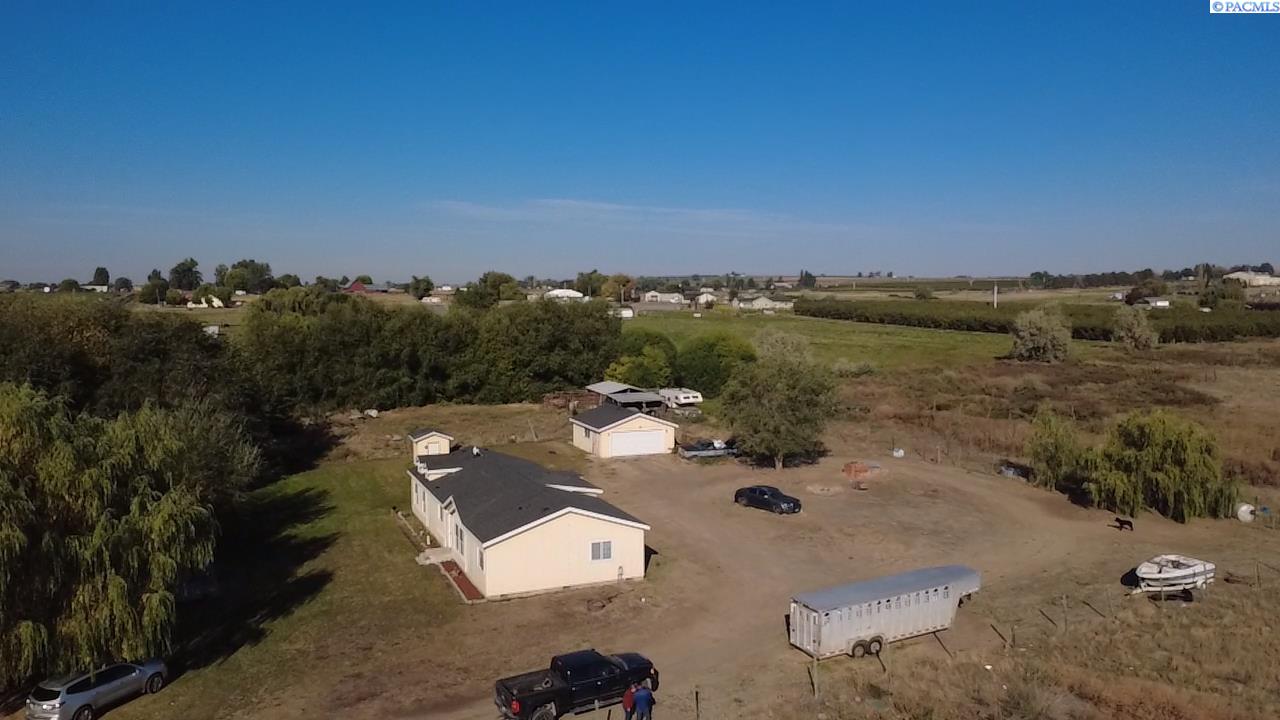 Photo 4 of Manufactured home for sale at 113306 W King Tull Rd, Prosser, WA 99350 | MLS# PAC295981 | Listing updated on 2026-09-23