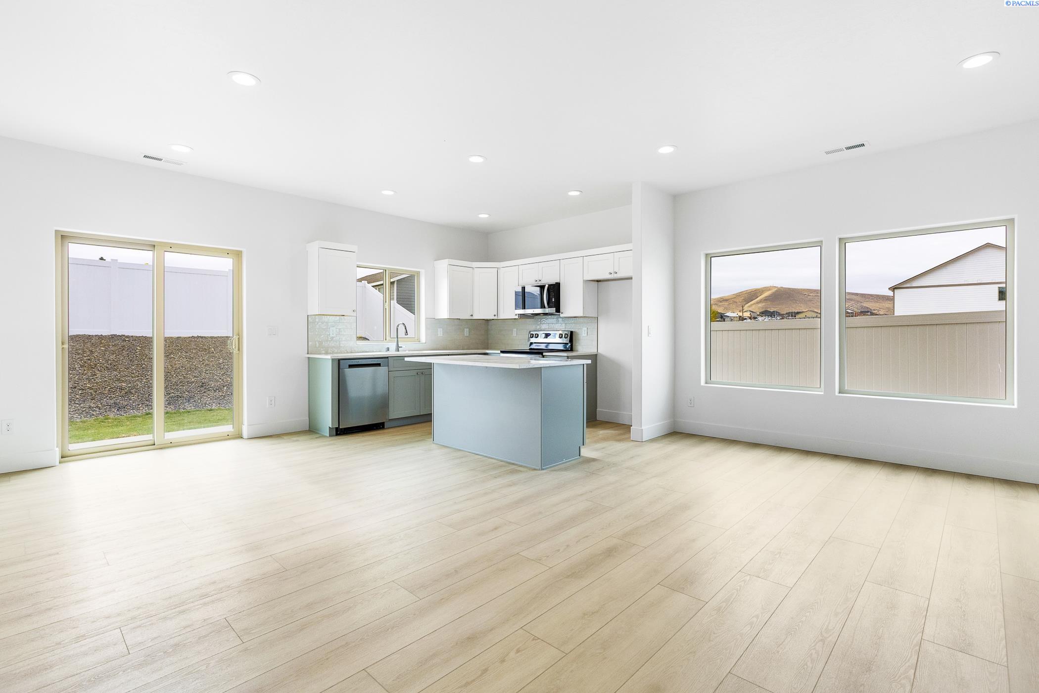 Photo 3 of Single family home for sale at 7487 Grapevine Ct, West Richland, WA 99353 | MLS# PAC295994 | Listing updated on 2026-09-19