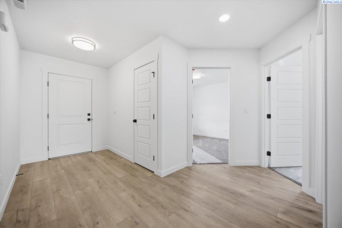Photo 4 of Single family home for sale at 10058 S Clodfelter Rd, Kennewick, WA 99338 | MLS# PAC296005 | Listing updated on 2026-09-07