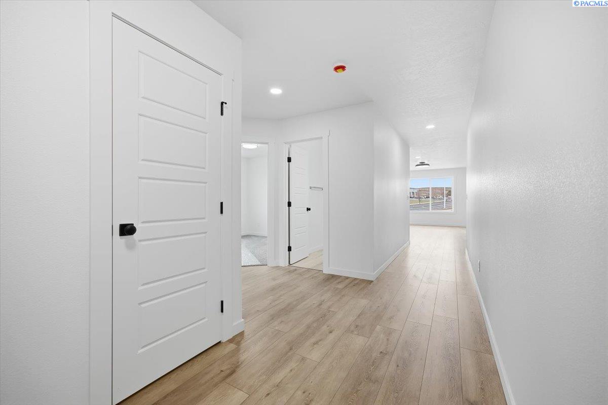 Photo 3 of Single family home for sale at 10052 S Clodfelter Rd, Kennewick, WA 99338 | MLS# PAC296006 | Listing updated on 2026-09-07
