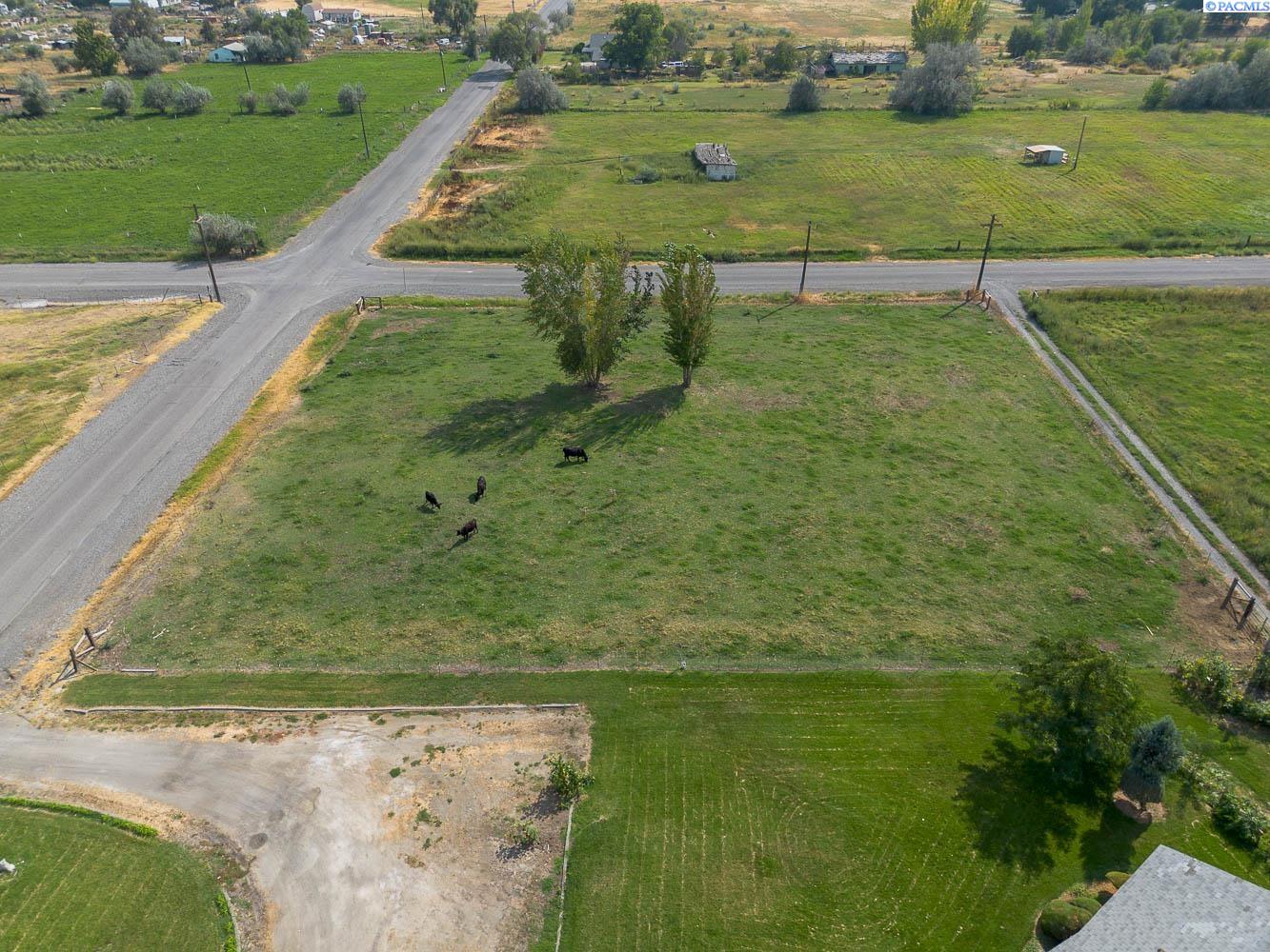Photo 3 of Single family home for sale at 1915 Jones Rd, Richland, WA 99354 | MLS# PAC296013 | Listing updated on 2026-09-23