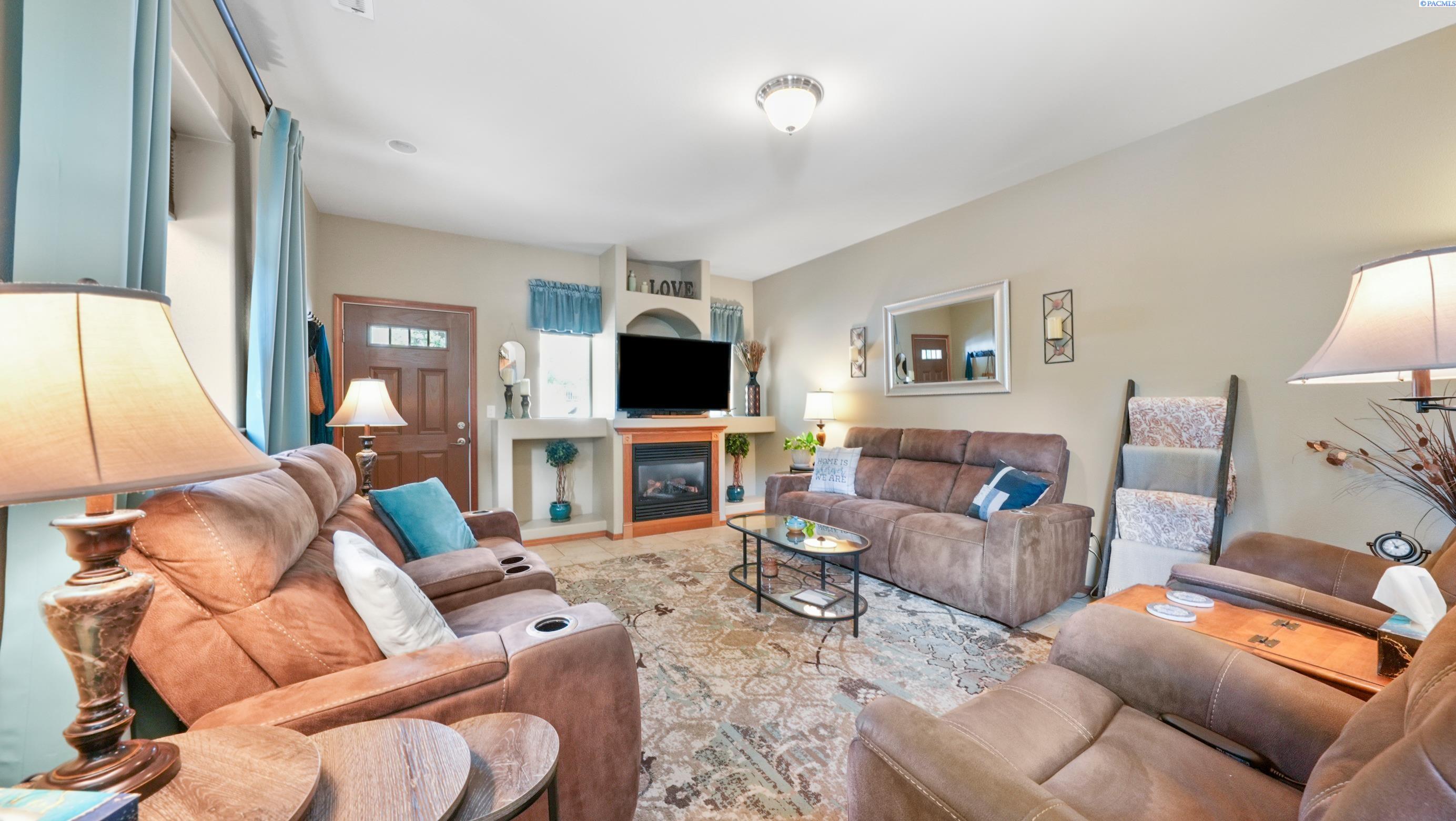 Photo 4 of Condo for sale at 153 Keene, Richland, WA 99352 | MLS# PAC296016 | Listing updated on 2026-09-29