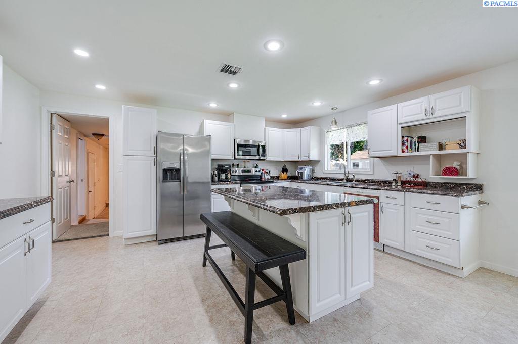 Photo 3 of Single family home for sale at 7023 W Victoria Ave, Kennewick, WA 99336 | MLS# PAC296020 | Listing updated on 2026-09-26