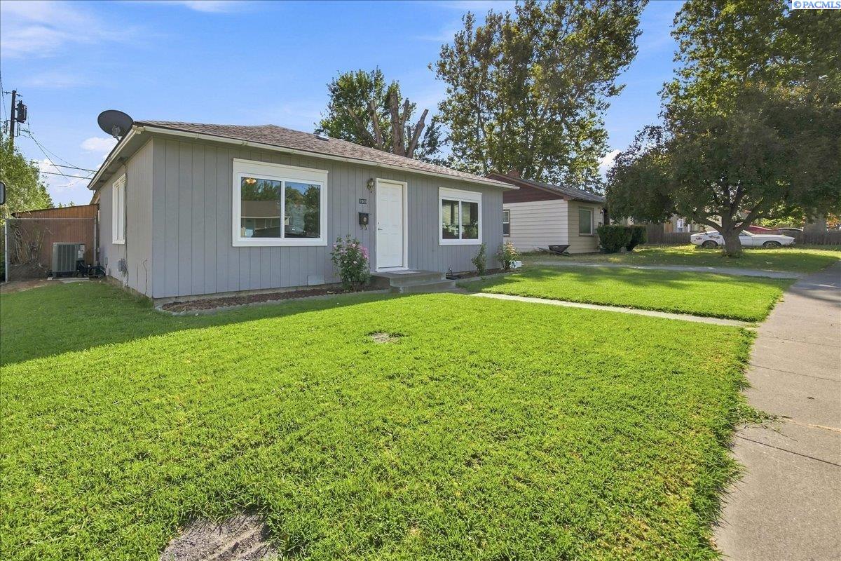 Photo 2 of Single family home for sale at 1909 W 3rd Avenue, Kennewick, WA 99336 | MLS# PAC296021 | Listing updated on 2026-09-08