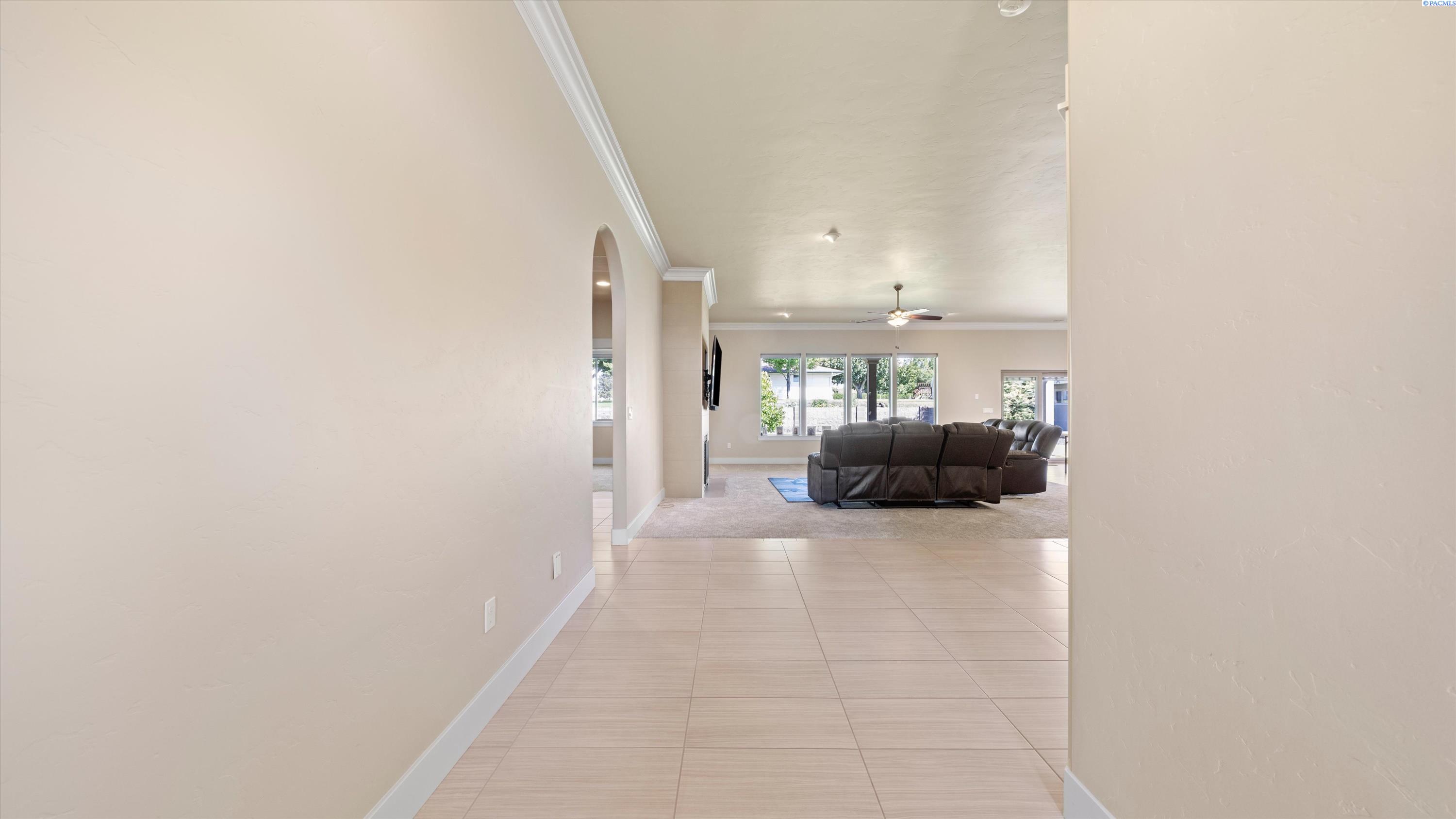 Photo 3 of Single family home for sale at 7115 Maxim Ct, Pasco, WA 99301 | MLS# PAC296032 | Listing updated on 2026-09-05