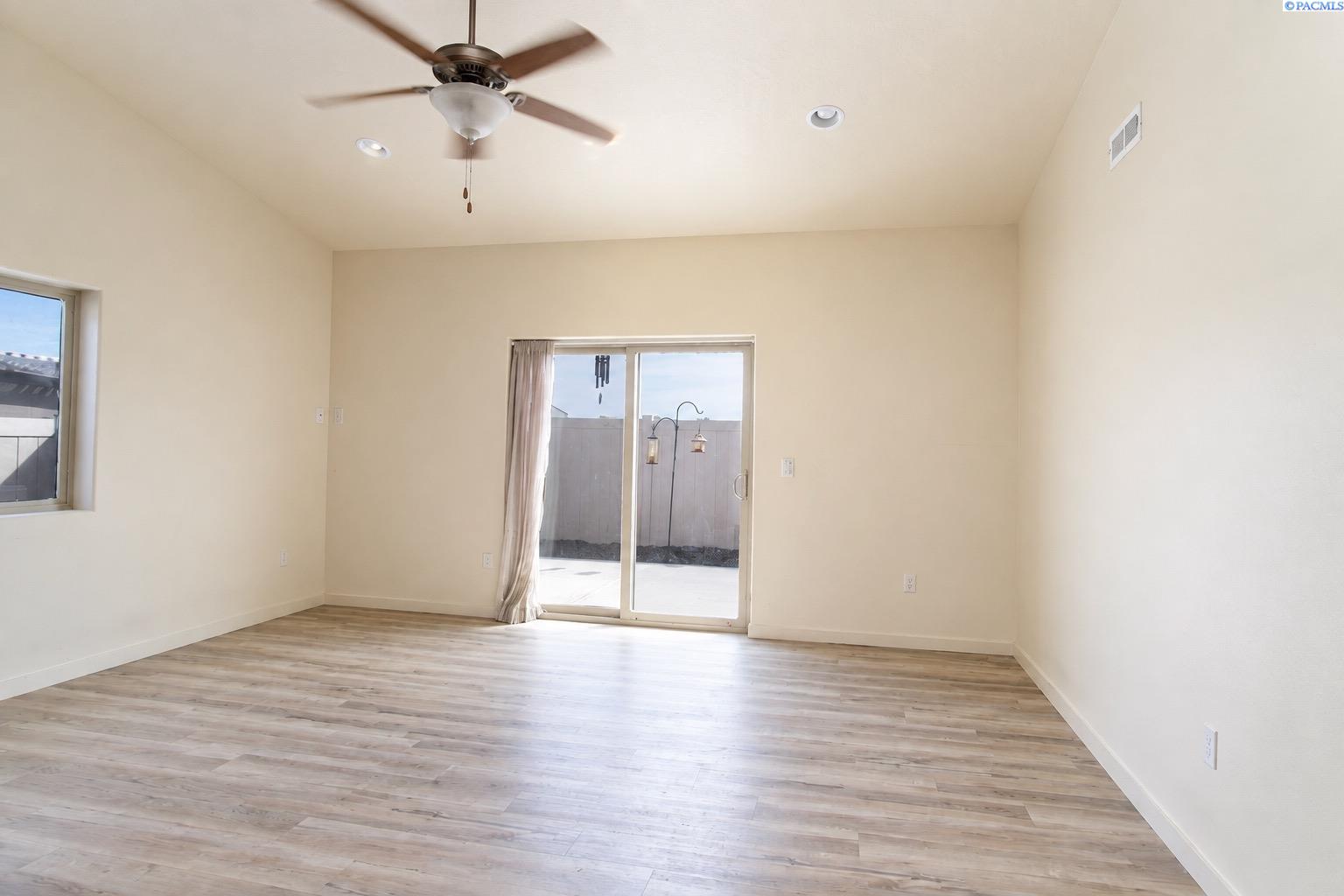 Photo 2 of Townhouse for sale at 3067 S Dennis Pl, Kennewick, WA 99337 | MLS# PAC296073 | Listing updated on 2026-10-11