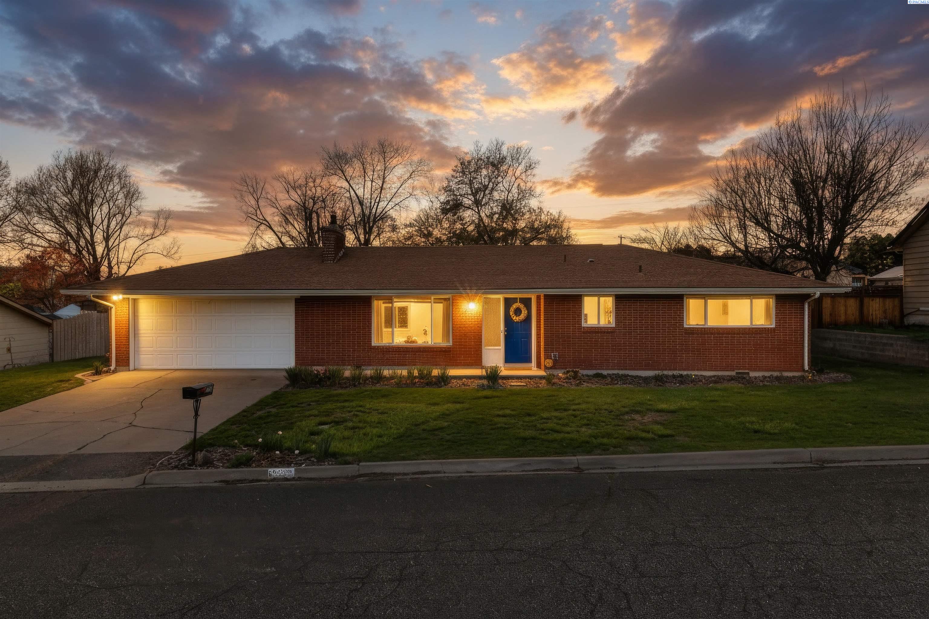 Photo 1 of Single family home for sale at 935 Parkside Dr, Prosser, WA 99350 | MLS# PAC296087 | Listing updated on 2026-09-30